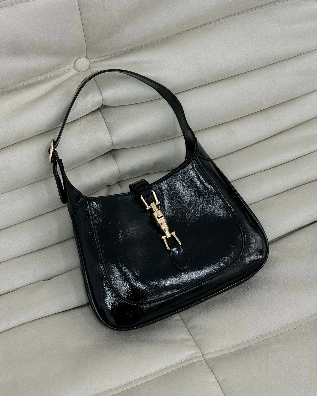 ALIX SHOULDER BAG - BLACK CRINKLE PATENT