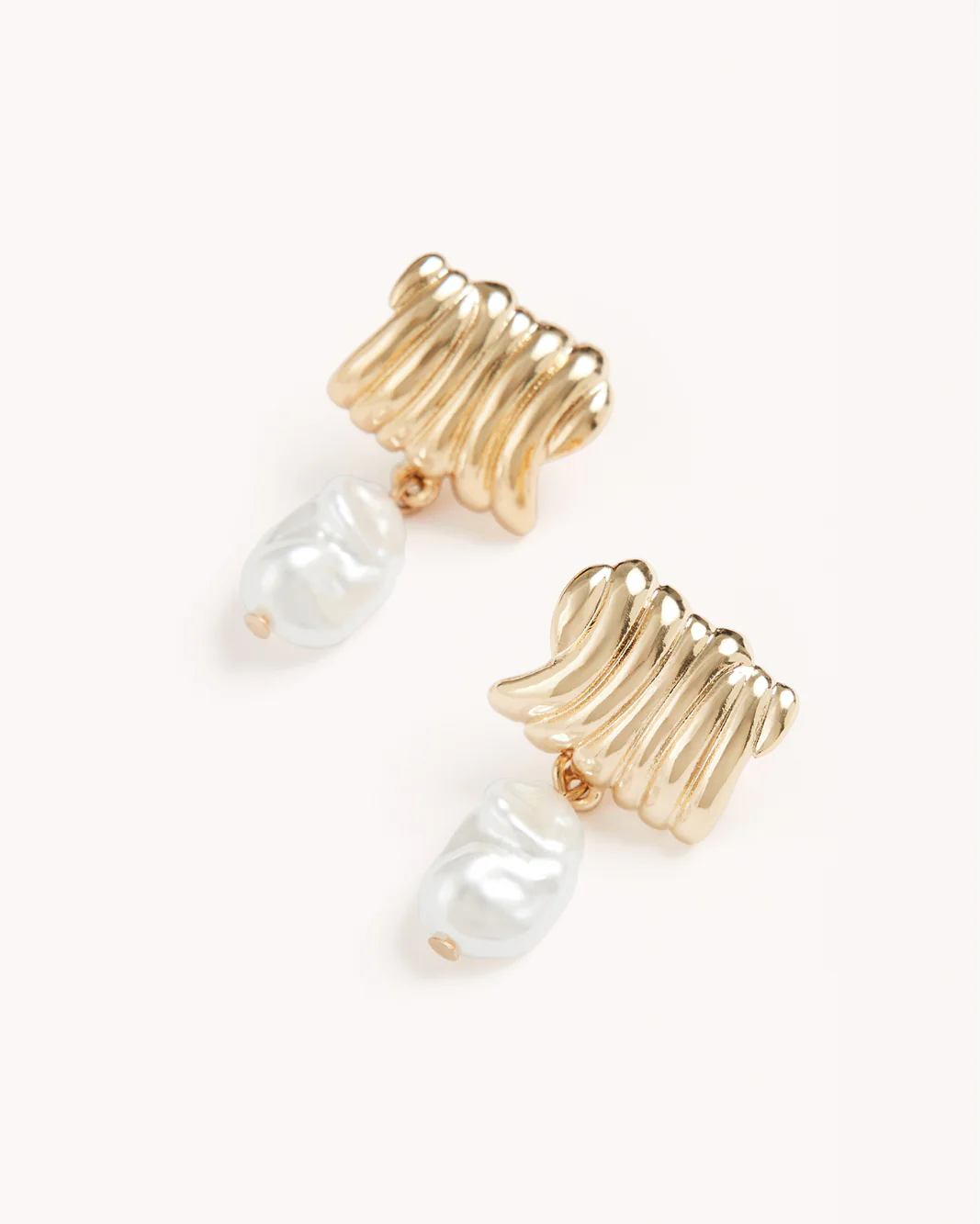 MACKENZIE EARRING - GOLD-PEARL