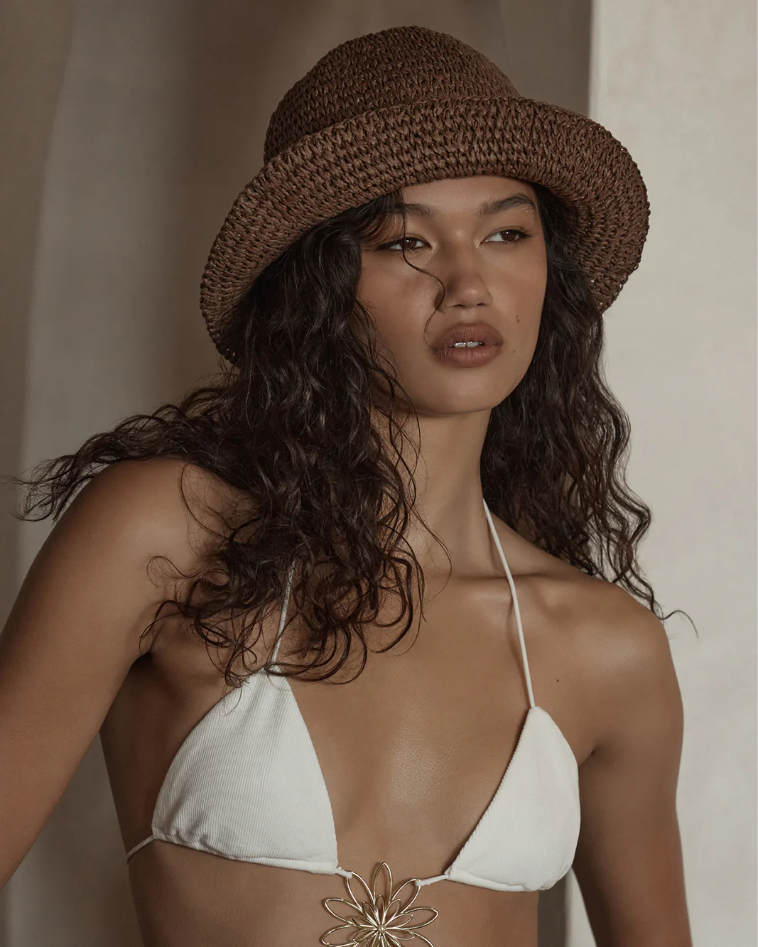 STRAW BUCKET HAT - BROWN RAFFIA