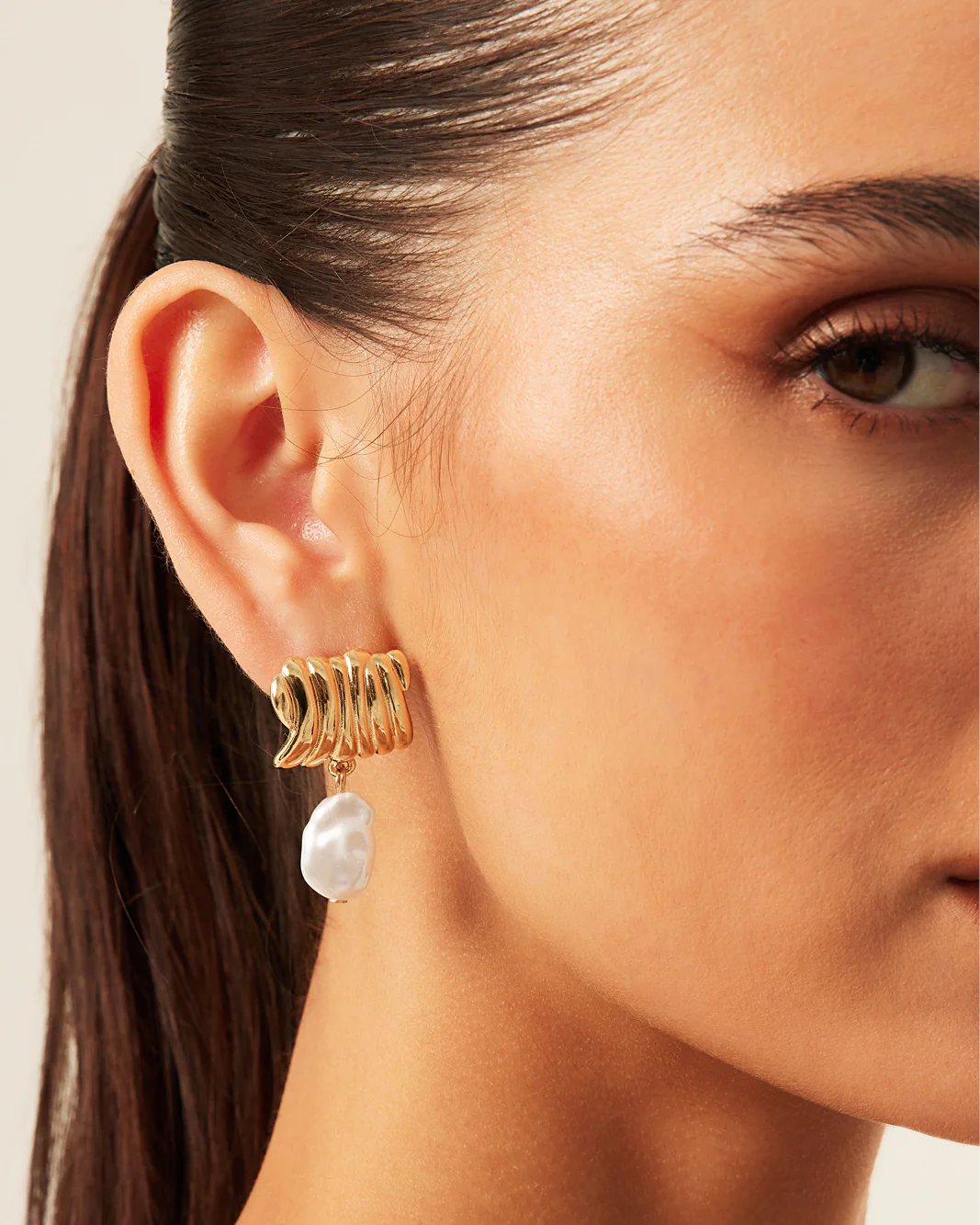 MACKENZIE EARRING - GOLD-PEARL