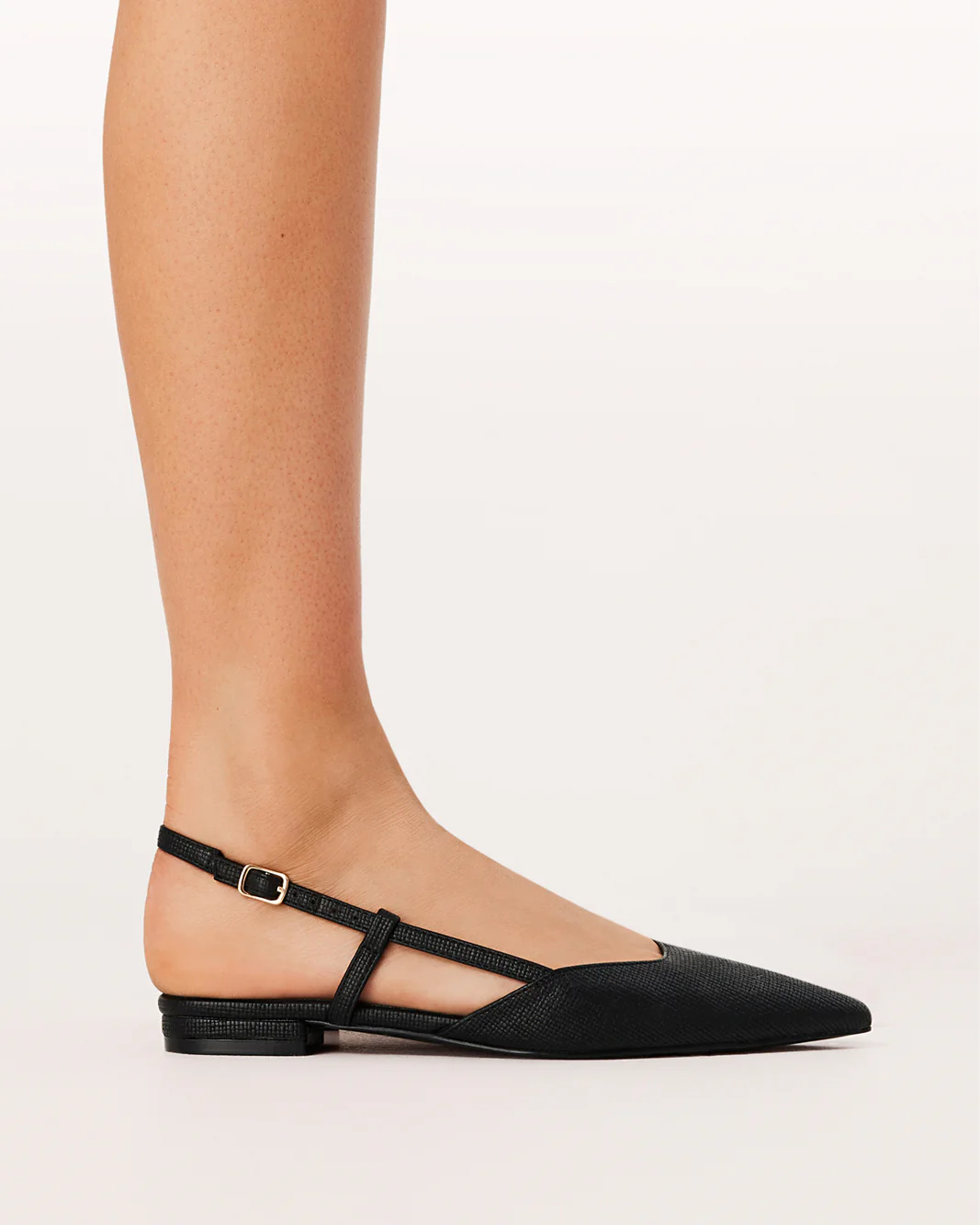 IVER - BLACK RAFFIA TEXTURE