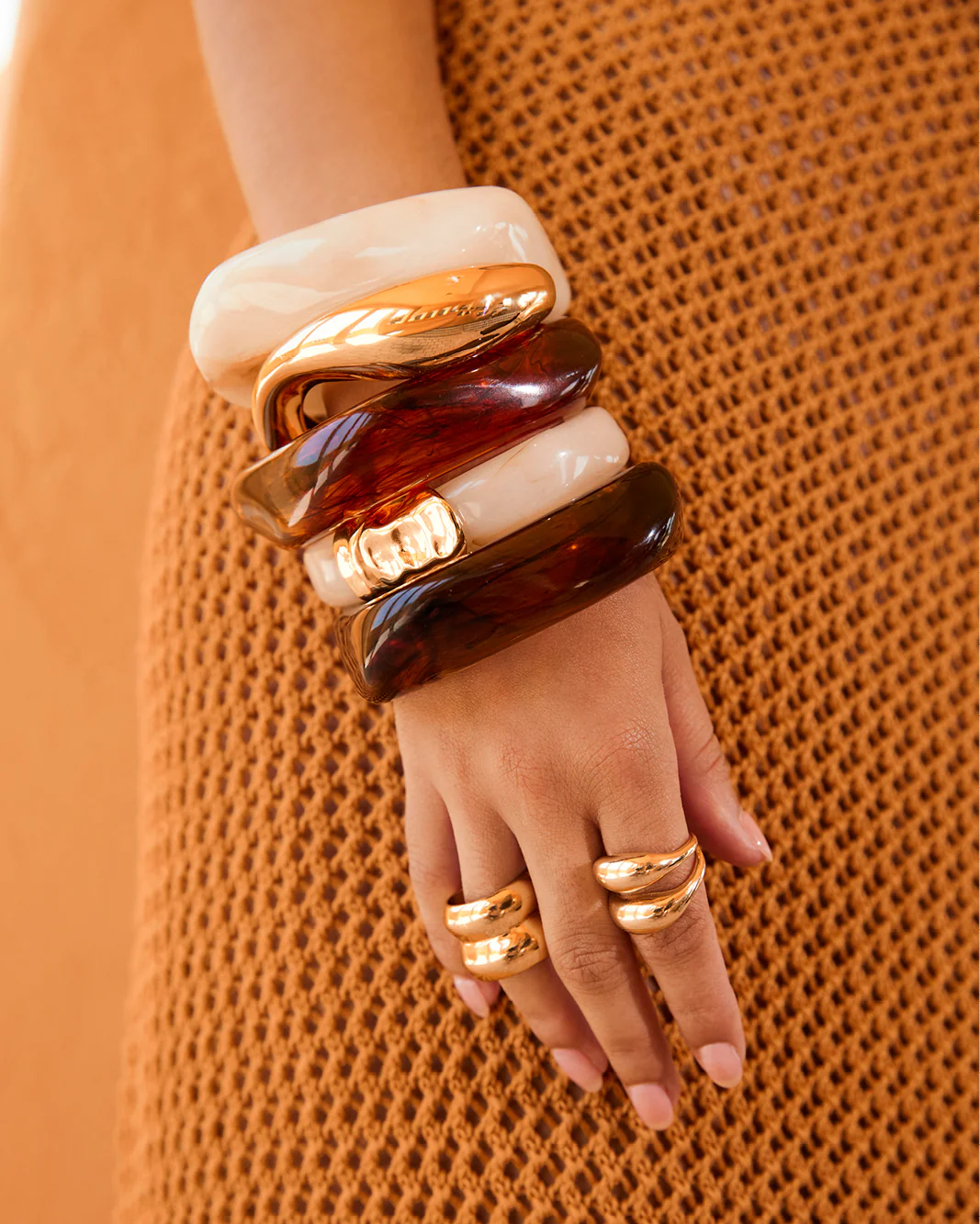 MIRA BANGLE - AMBER TORT