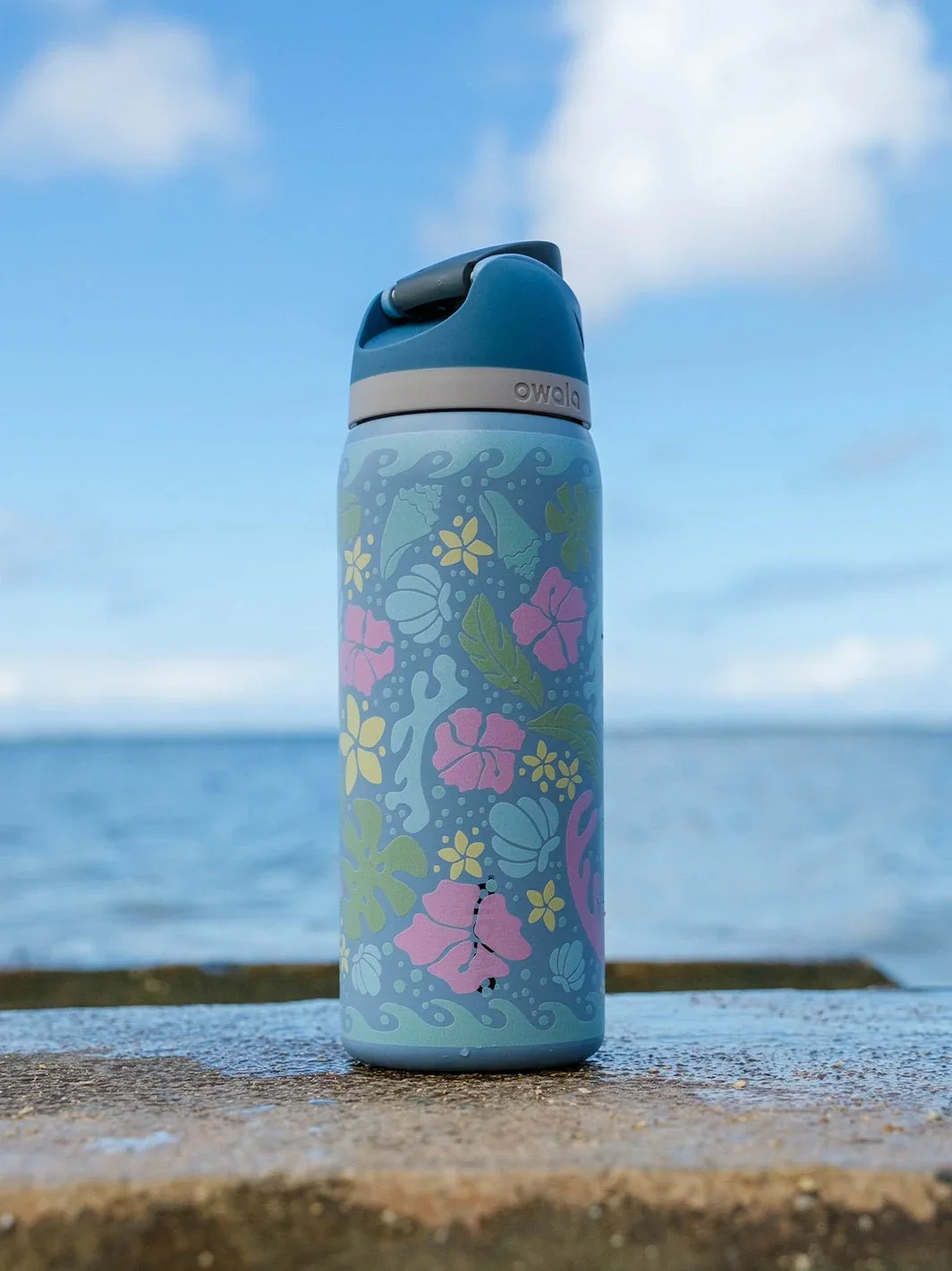 T&C Surf 32 oz Ocean Is Life Owala