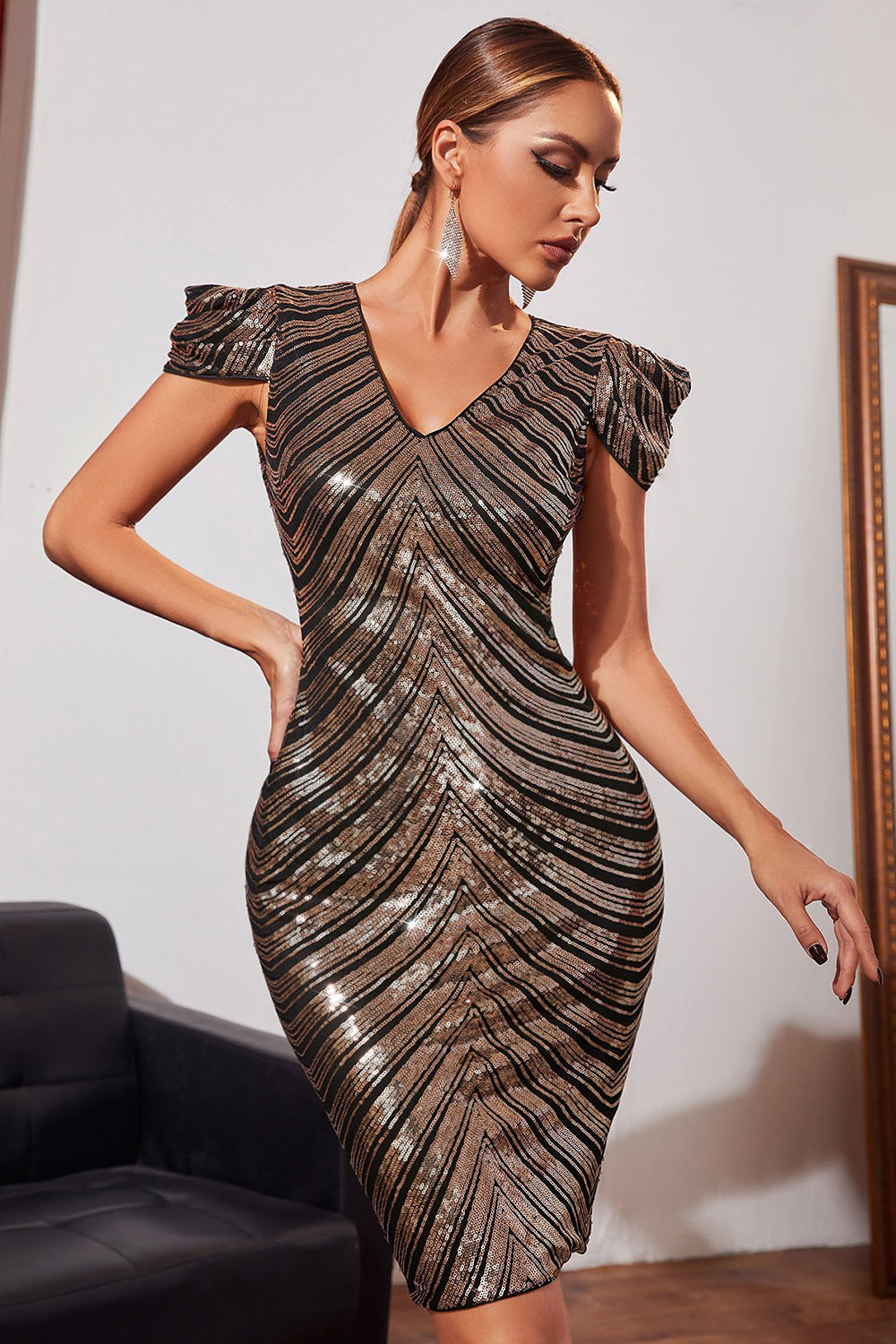 Black Golden Cap Sleeves Sparkly Sequin Bodycon Cocktail Dress