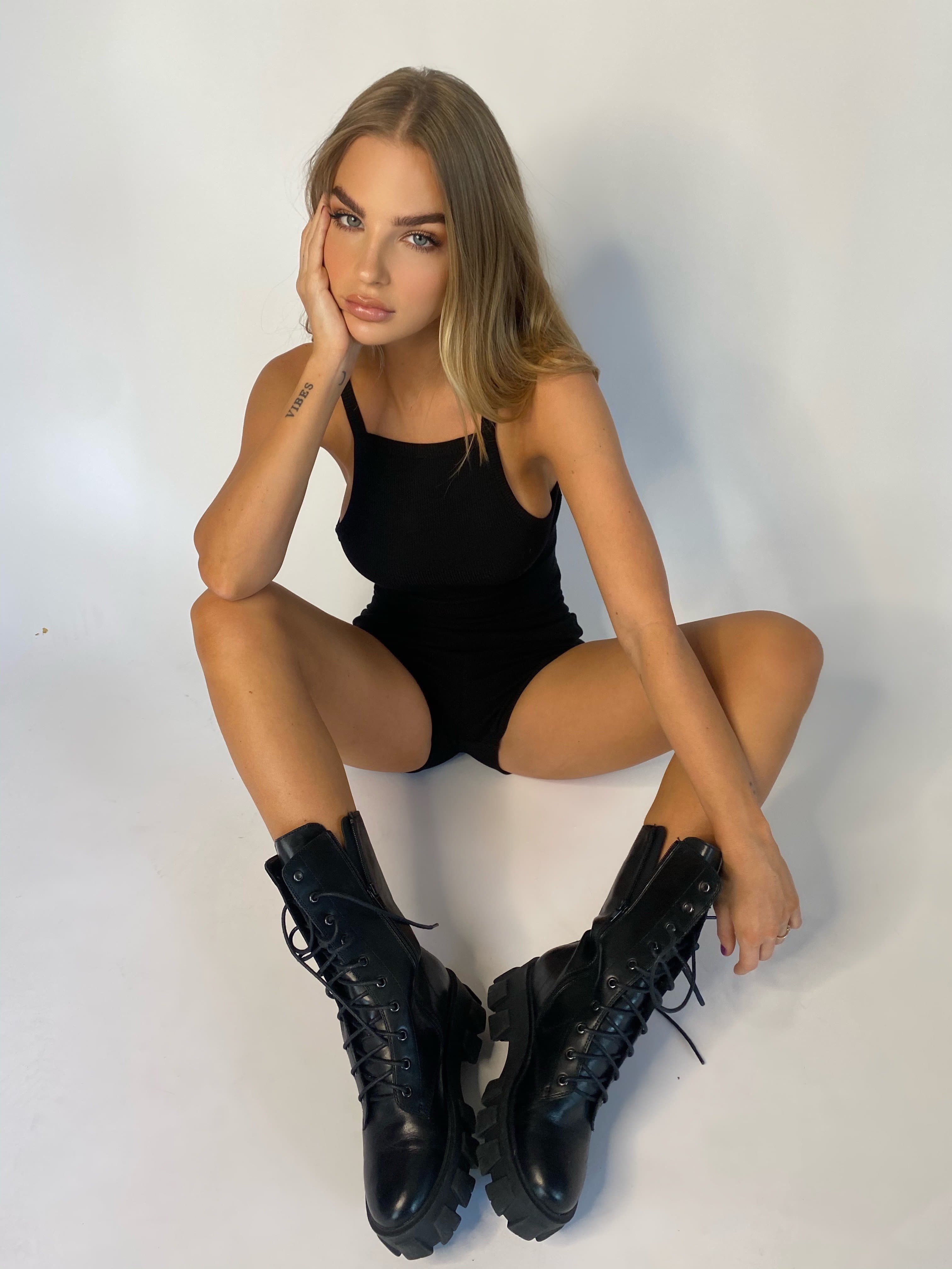 Relentless Tank - Black