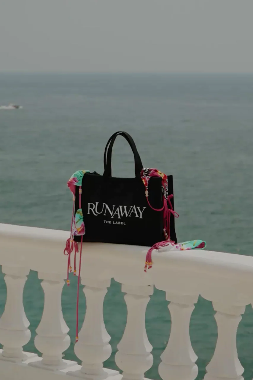 RUNAWAY CANVAS BAG - BLACK