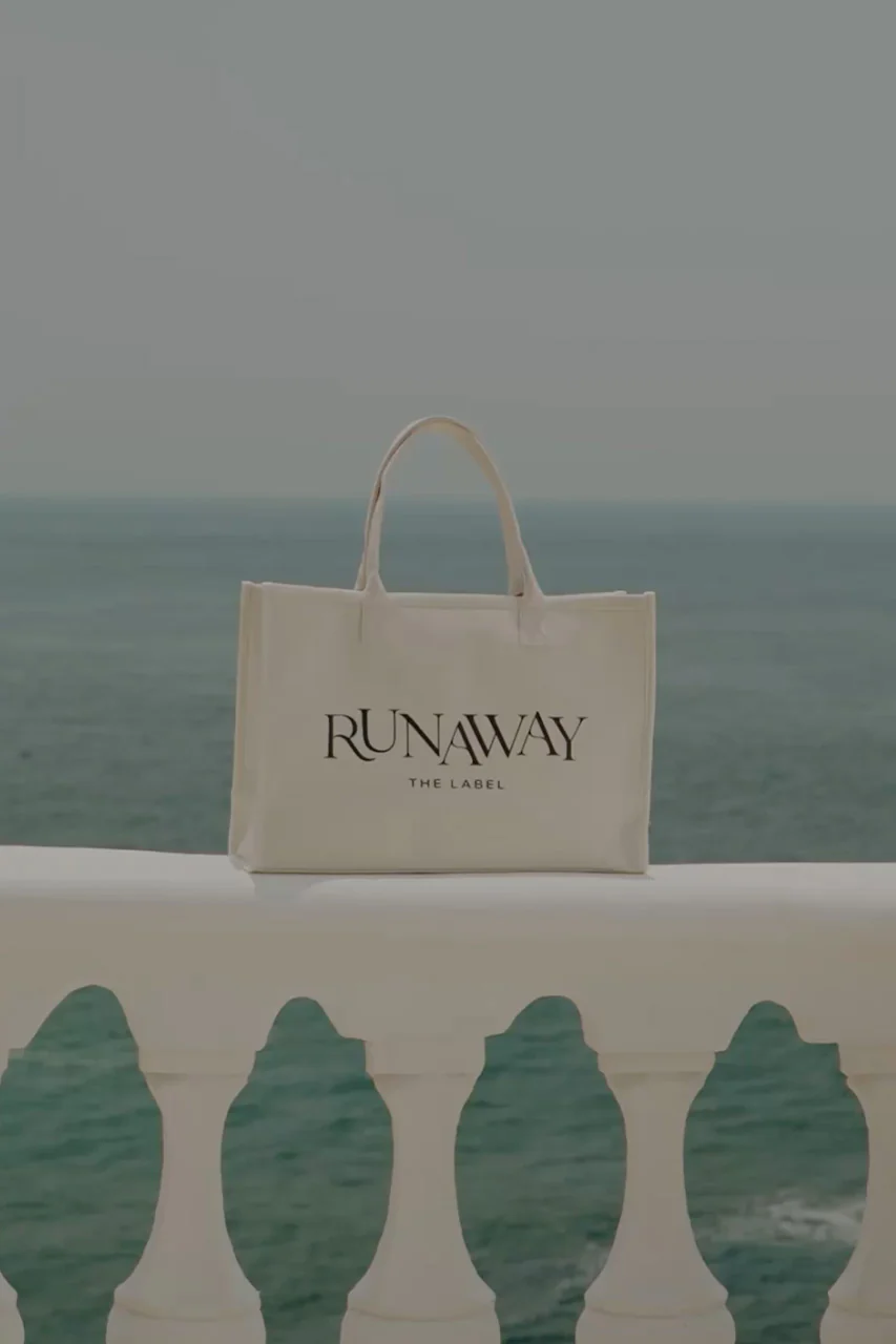 RUNAWAY CANVAS BAG - CREAM