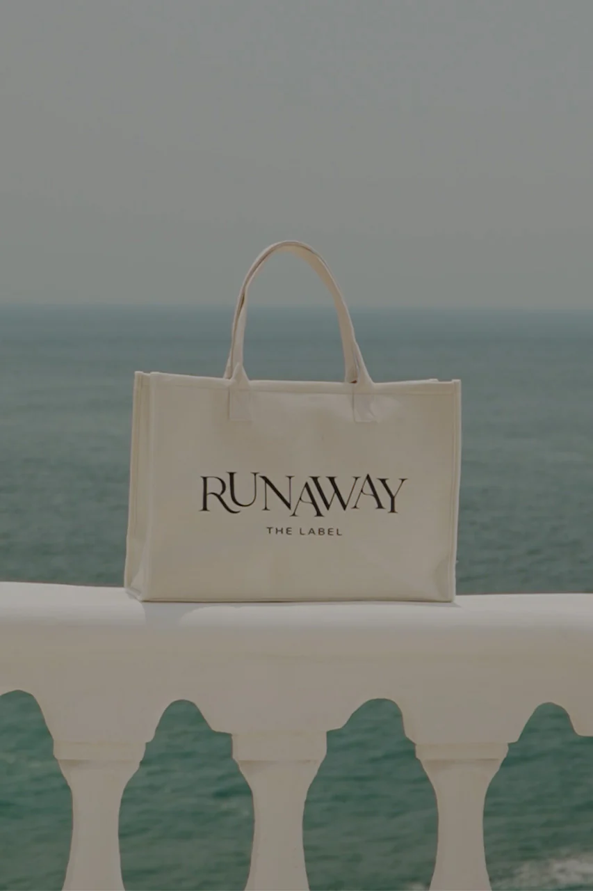 RUNAWAY CANVAS BAG - CREAM