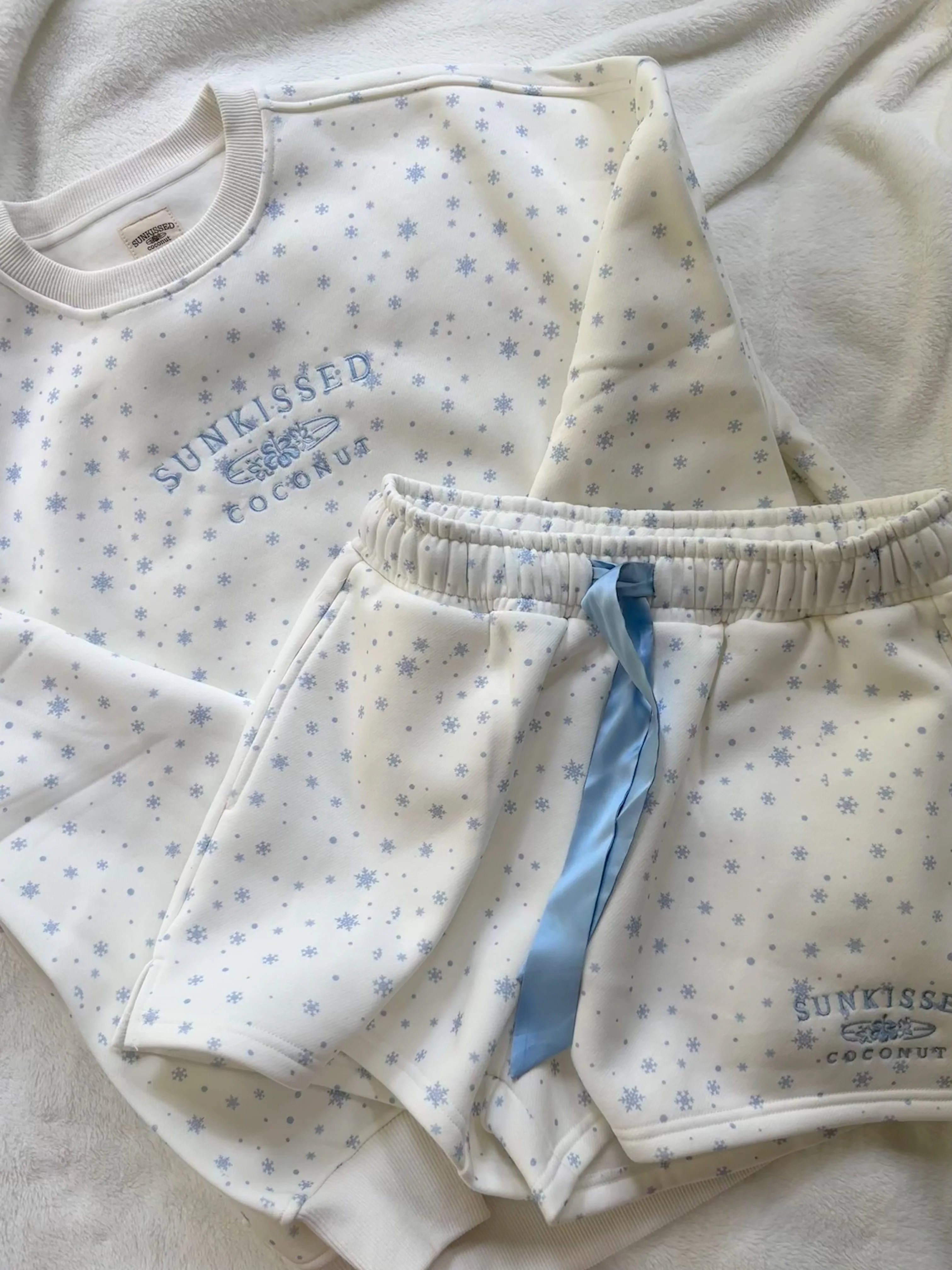 Snowflake Sunkissedcoconut Embroider Sweatshirt