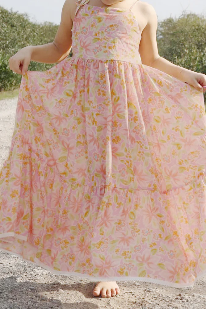 HELLO MINI Running Through Daisies Maxi Dress Pink