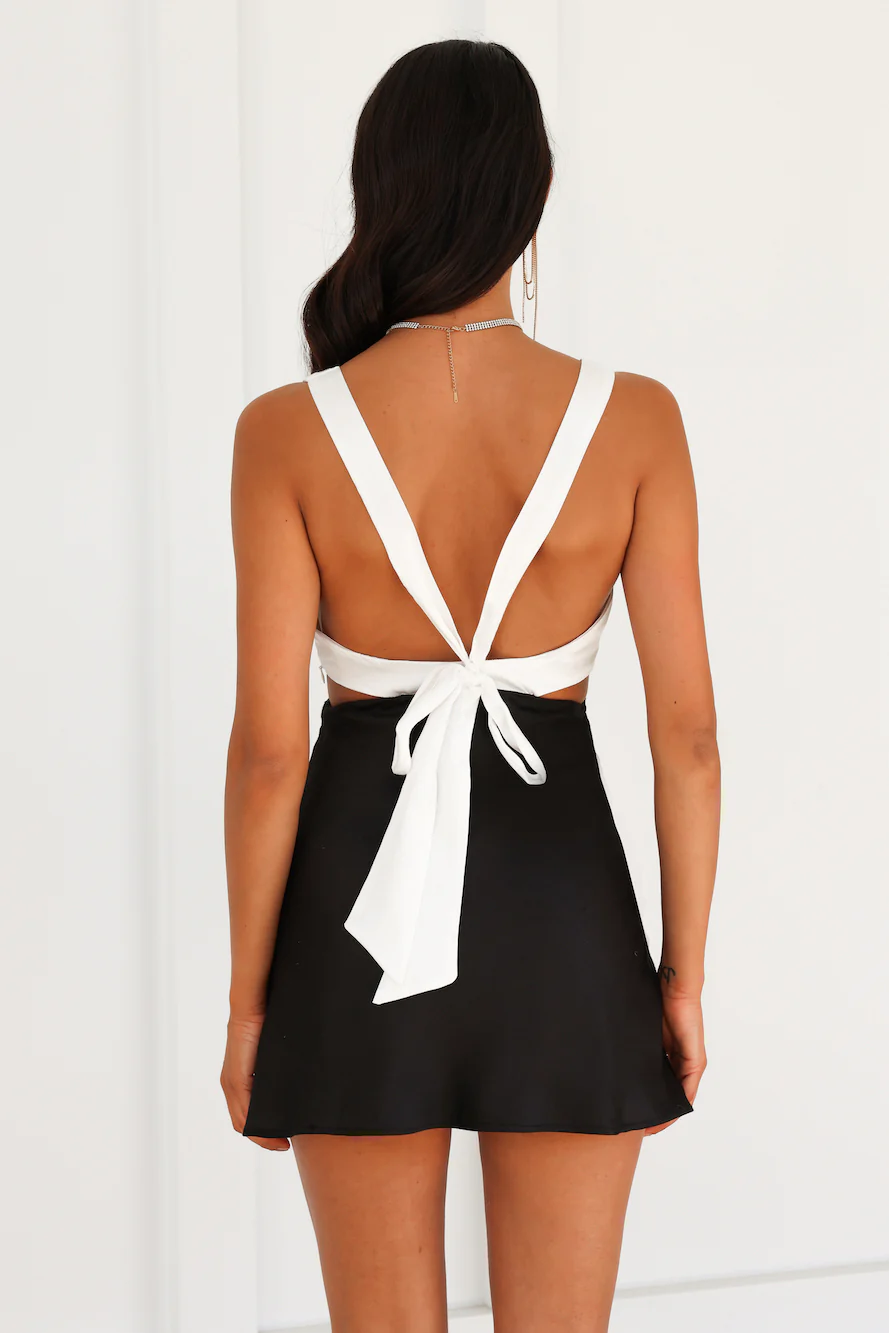 DIVALIFES Extravagant Nights Mini Dress Black