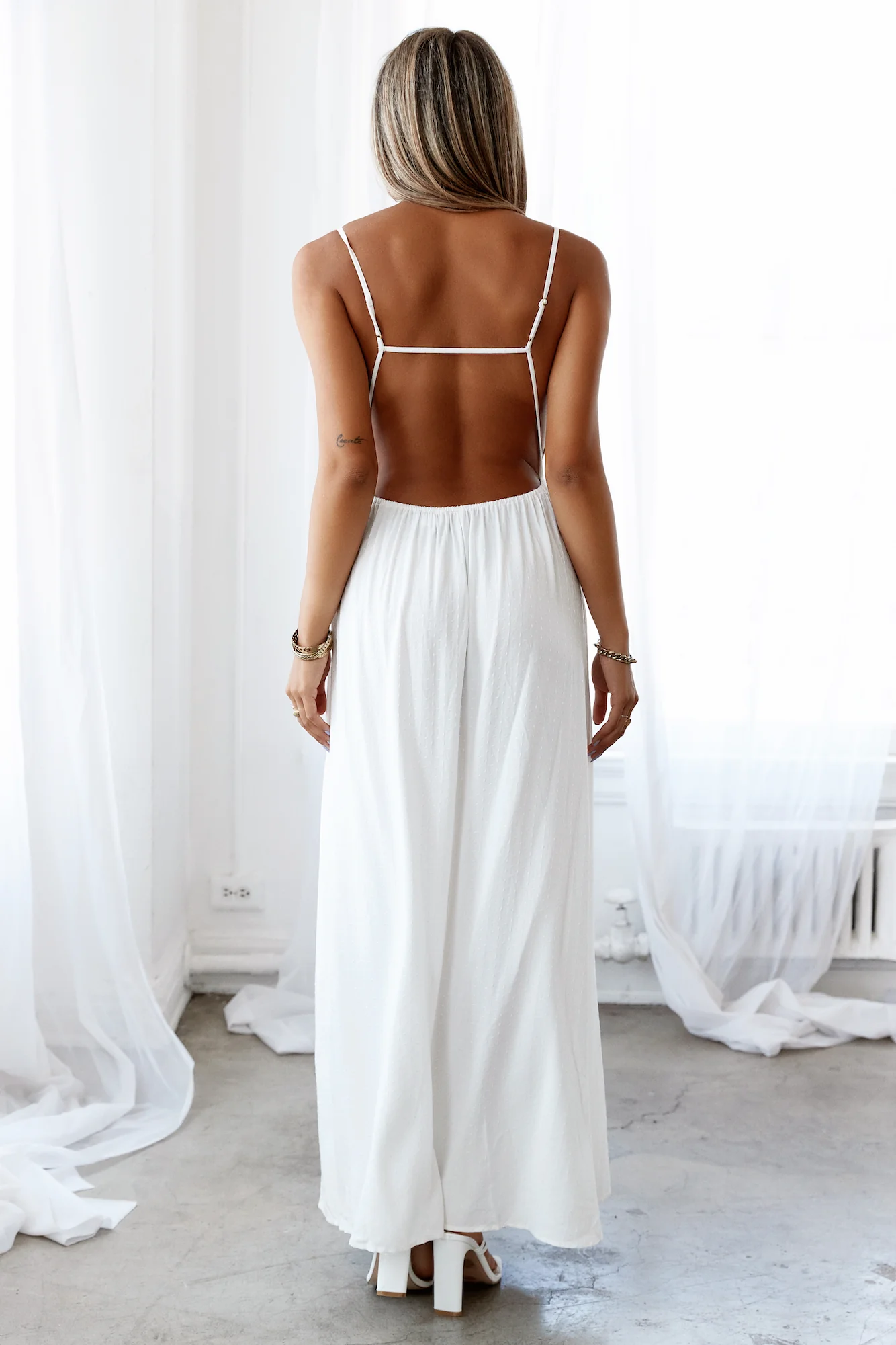 DIVALIFES Soft Breeze Maxi Dress White