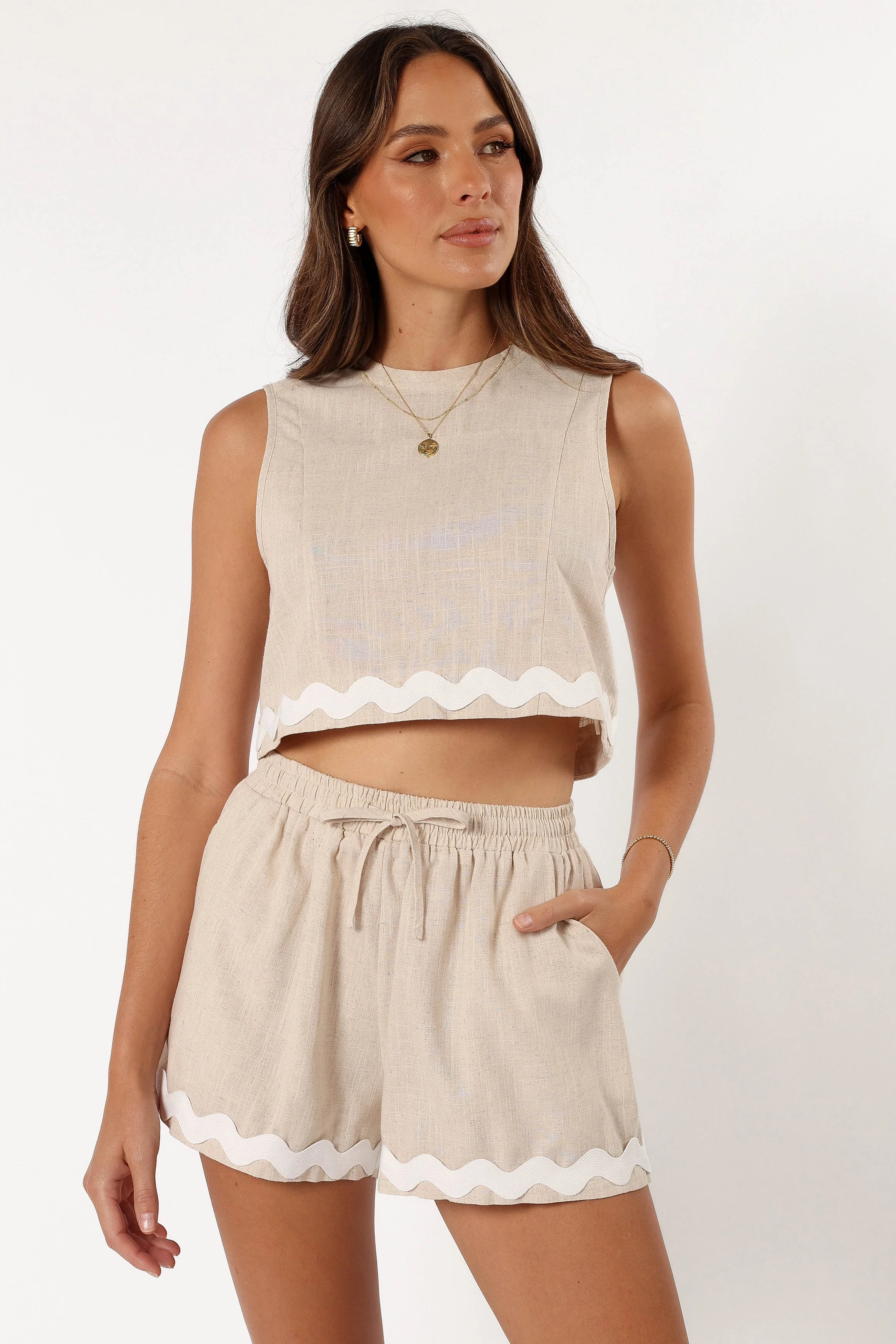 Mirabel Shorts - Beige/White