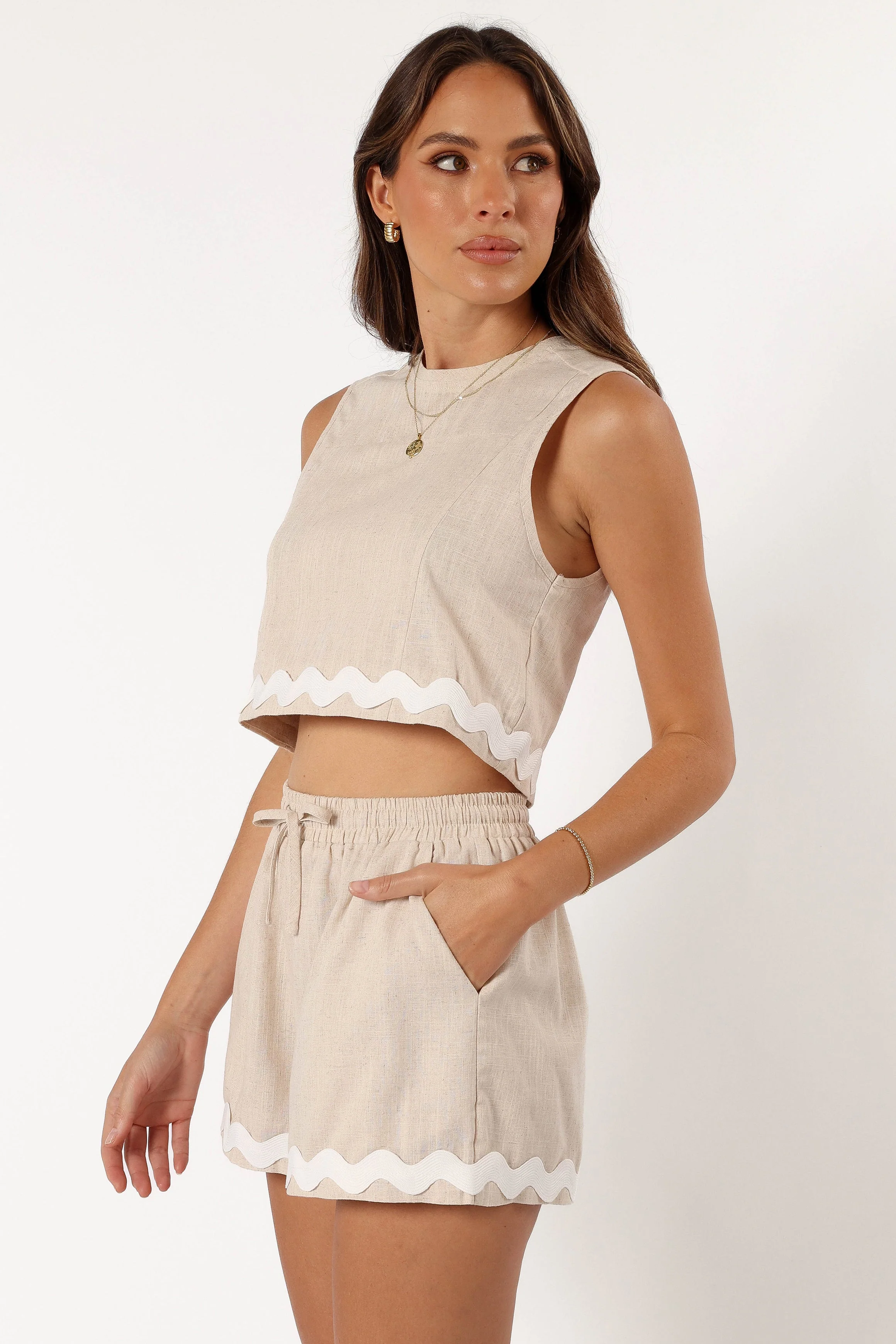 Mirabel Shorts - Beige/White