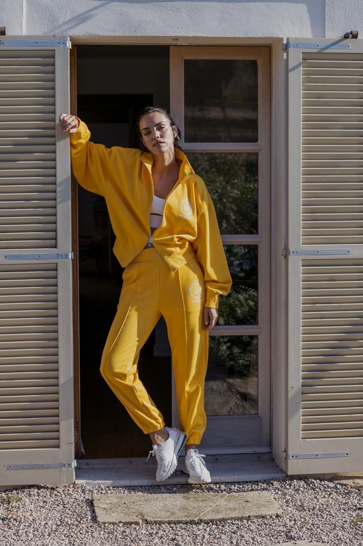 WISKII Two-Way Zipper Jacket + Relaxed High-Waist Jogger