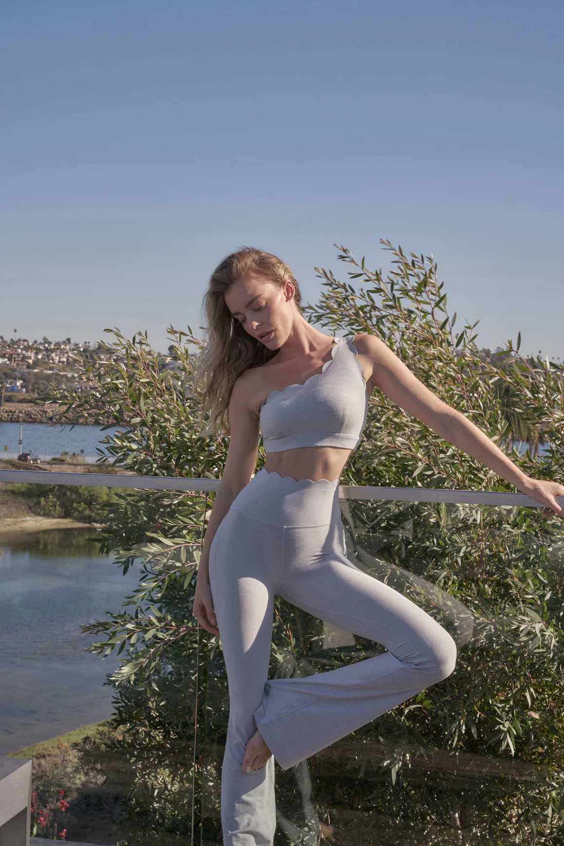 High-Waist Flare Legging