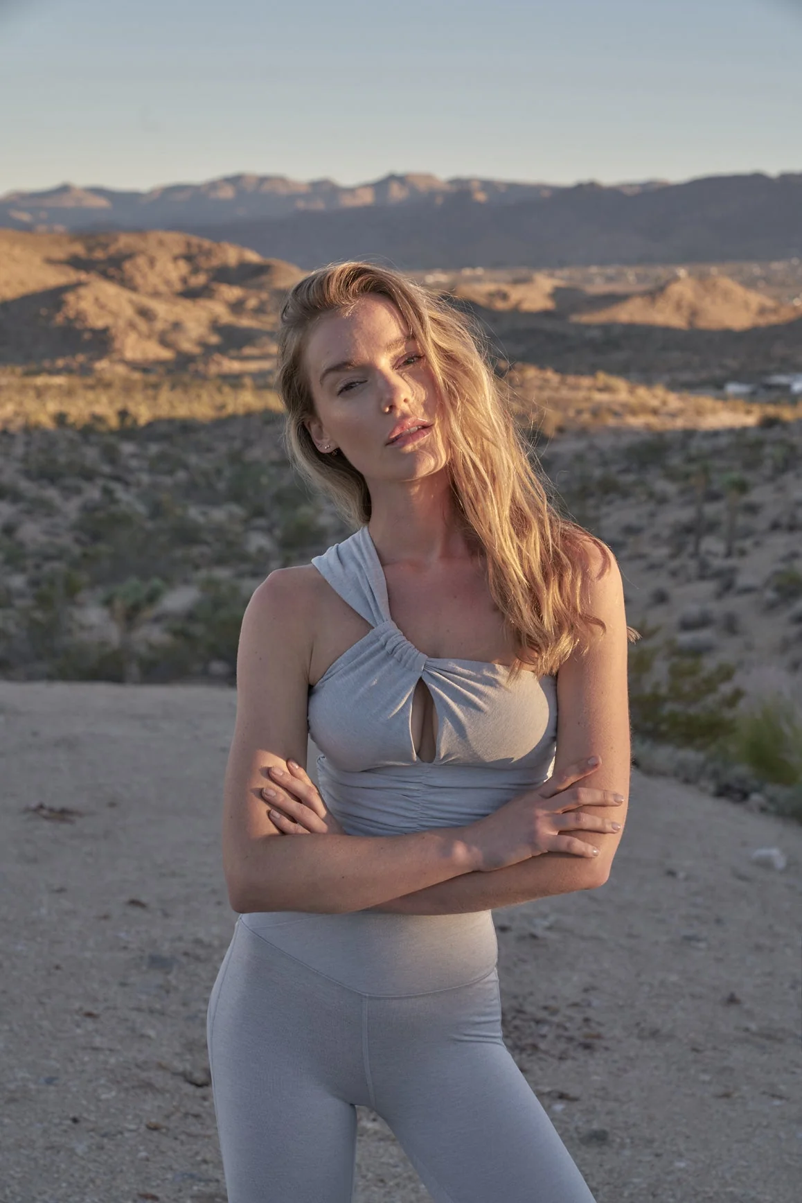 One Shoulder Ruched Bra + V-waist Yoga Legging