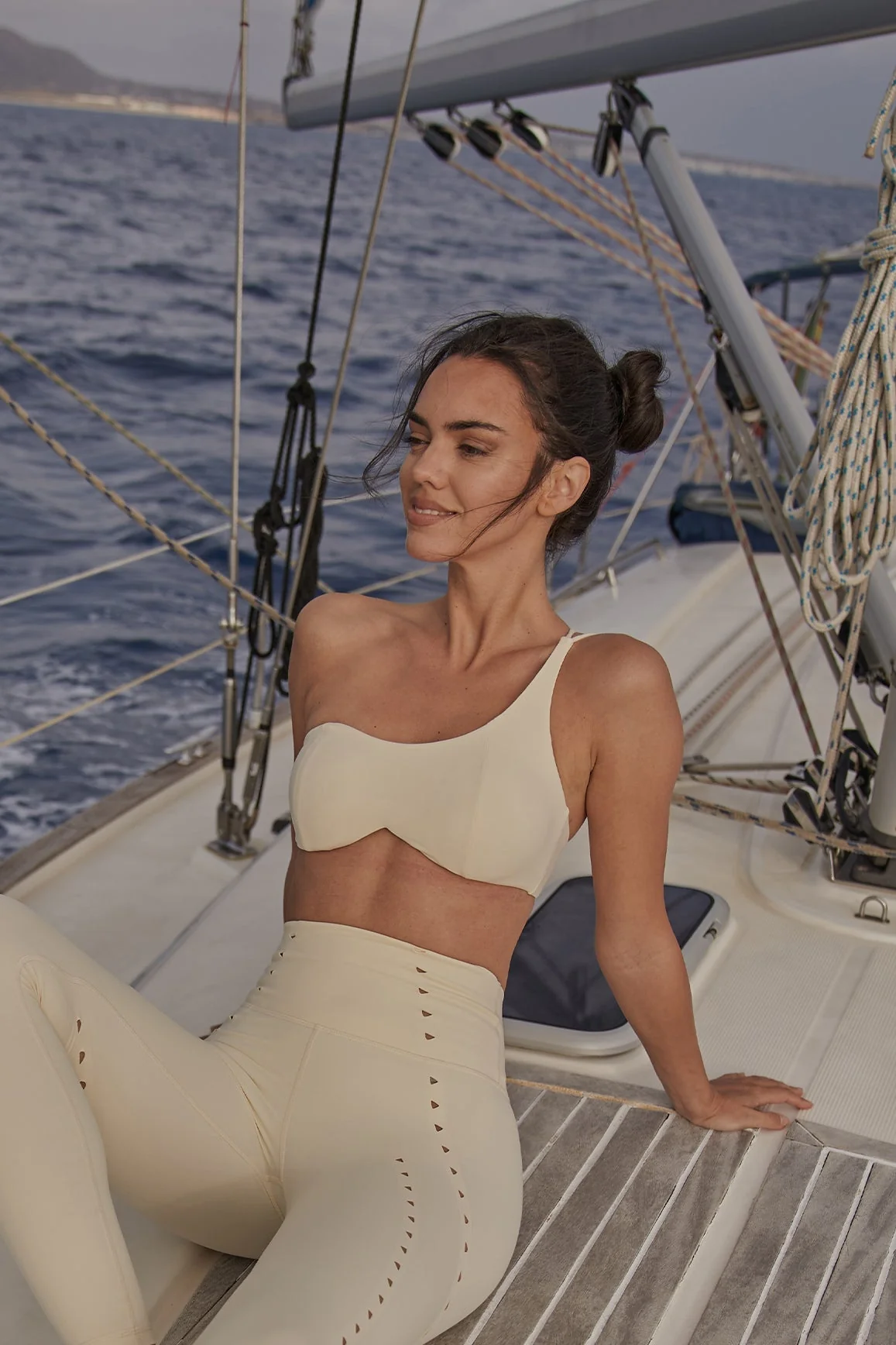 One Shoulder Contour Bra + Training Laser Cut Legging