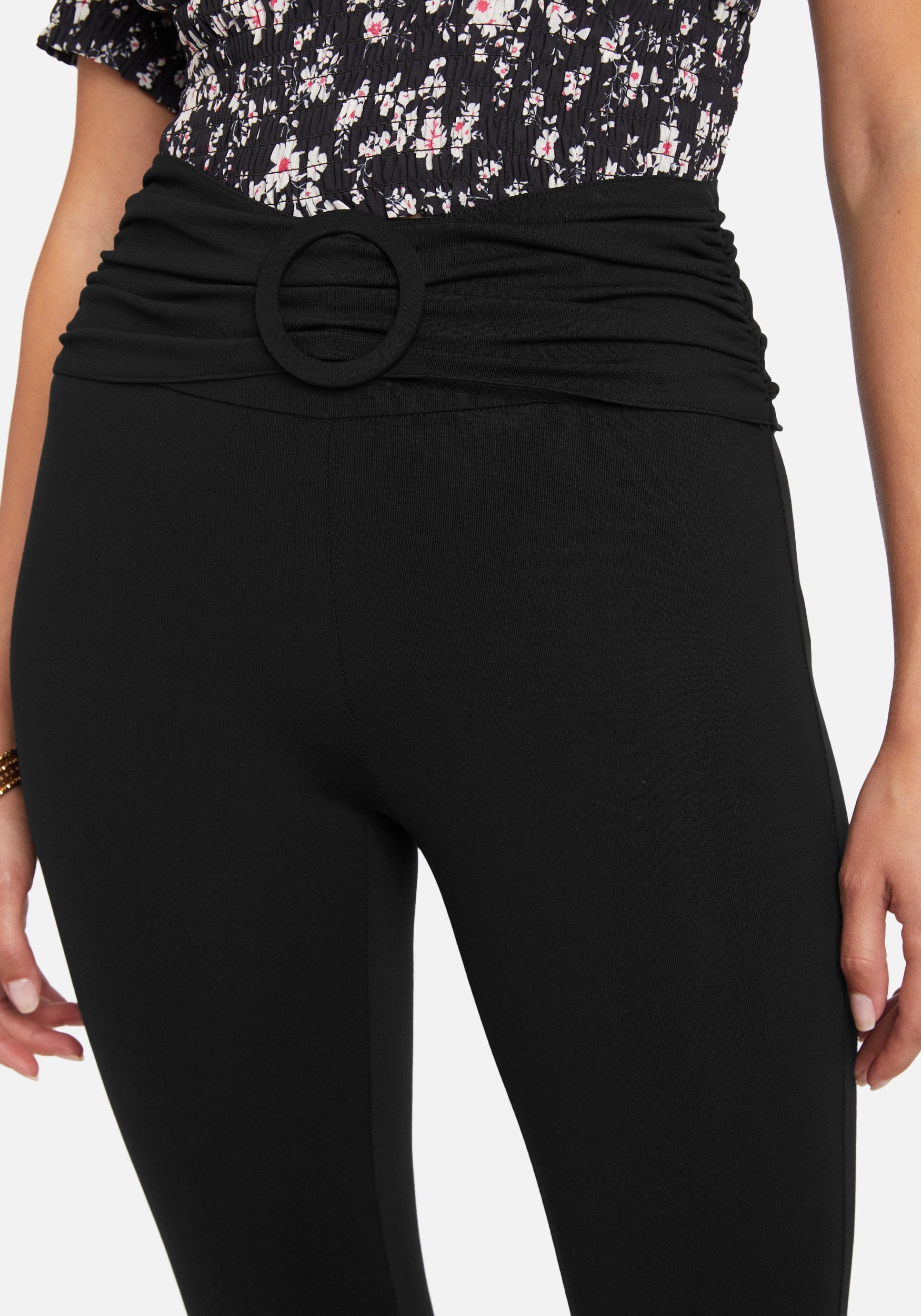Buckle Front Ruched Ankle Legging