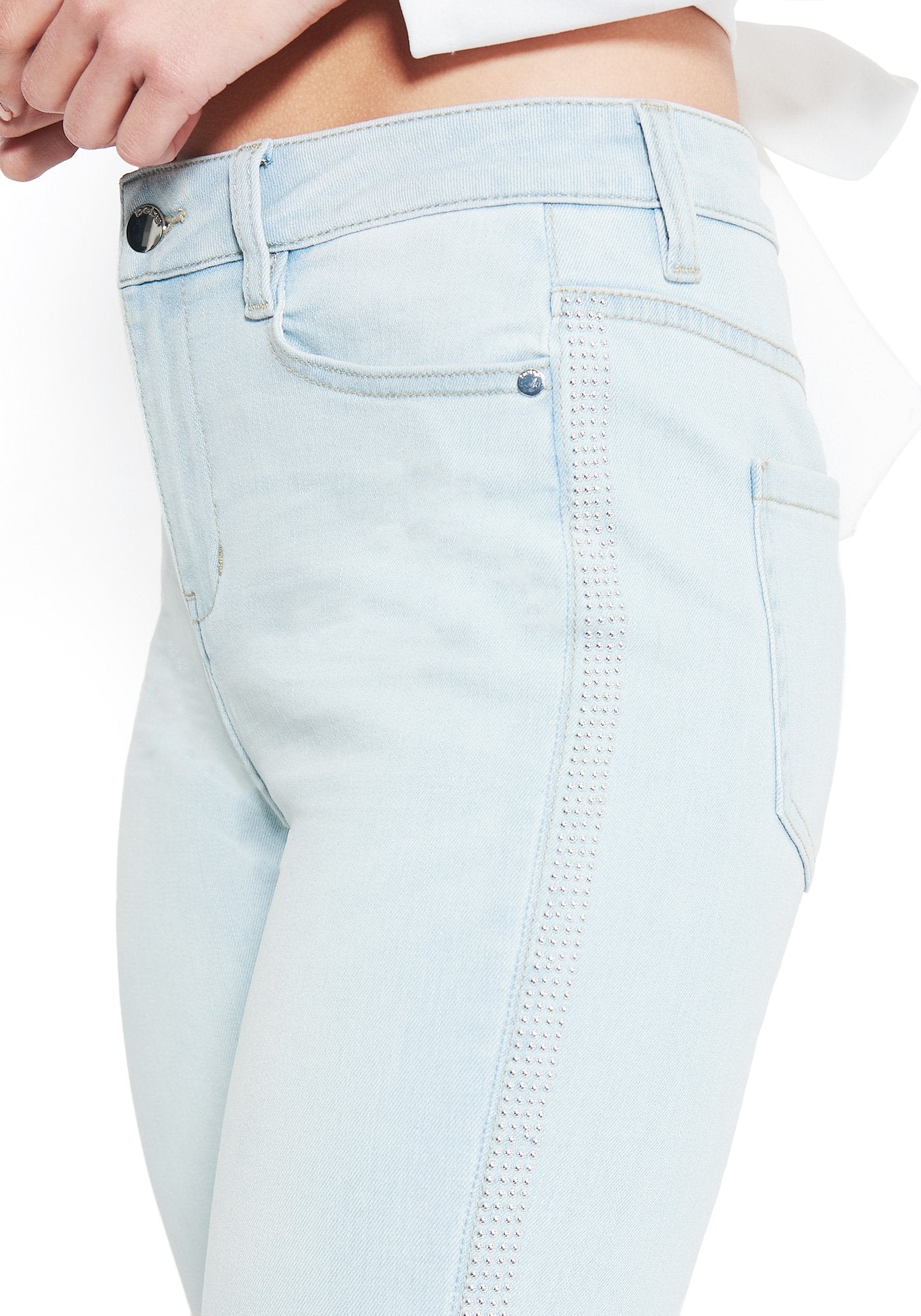 Distressed Knee Skinny Jeans