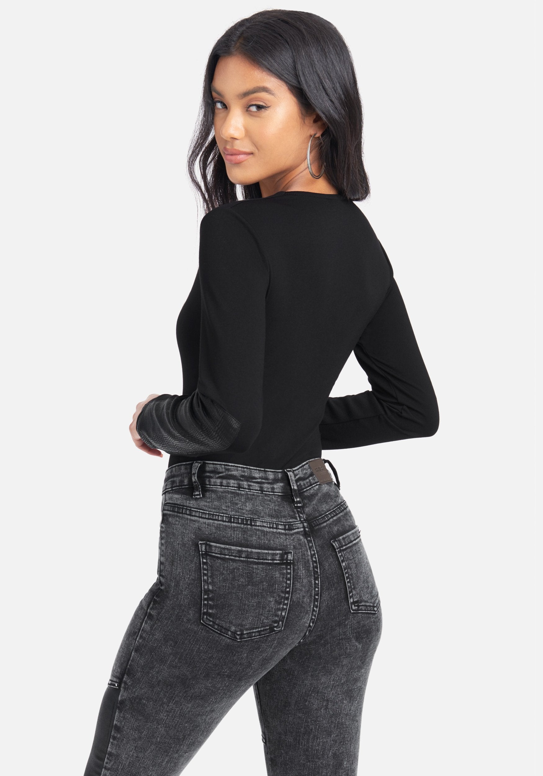 Coated V-Neck Neck Top