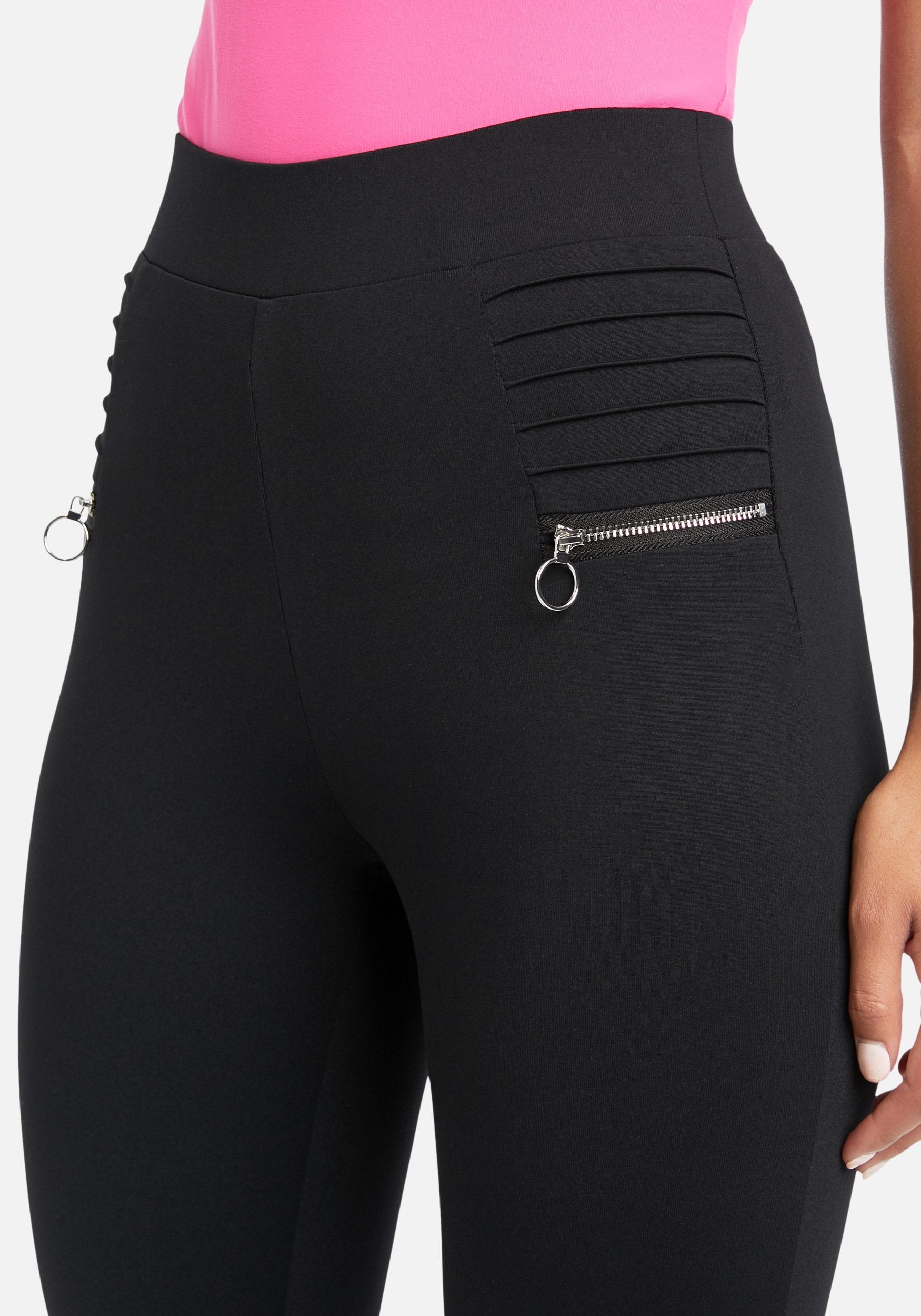 Pin Tuck Detail Knit Leggings