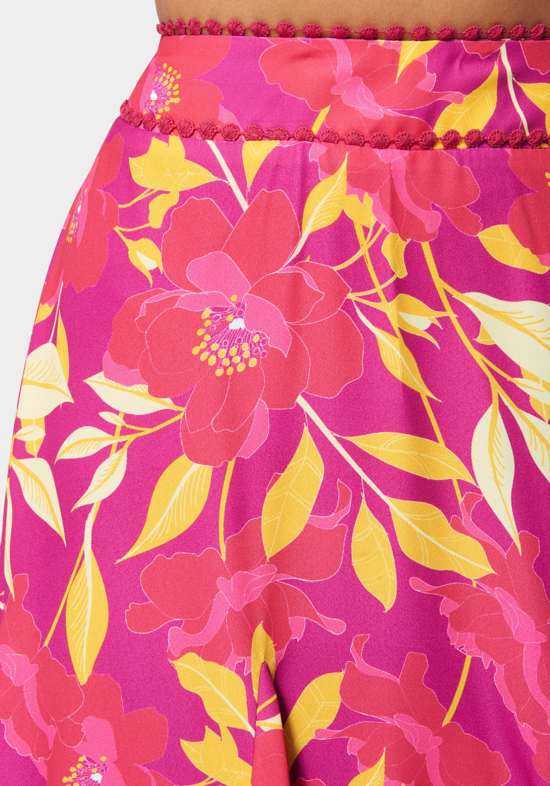Waistband Trim Detail Printed Flowy Godet Skirt