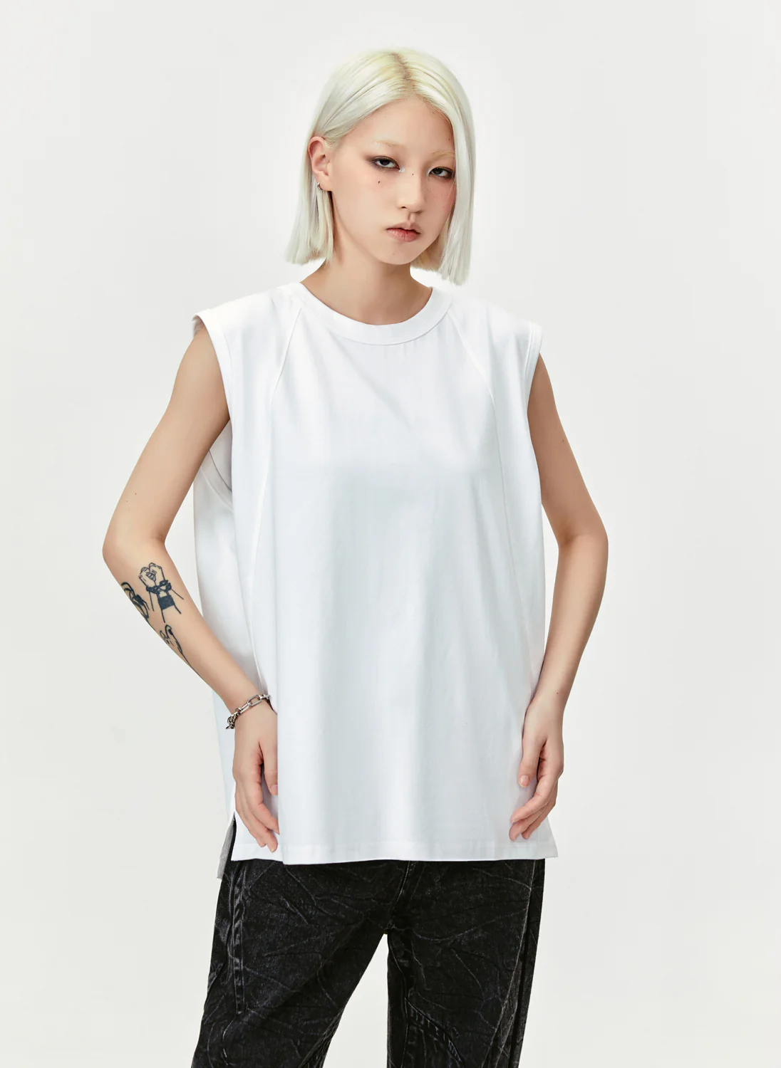 Don'T Try To Intrude V2 Tanktop