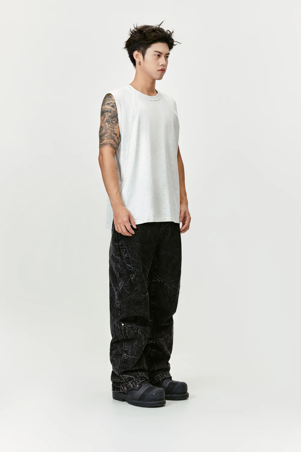 Don'T Try To Intrude V2 Tanktop