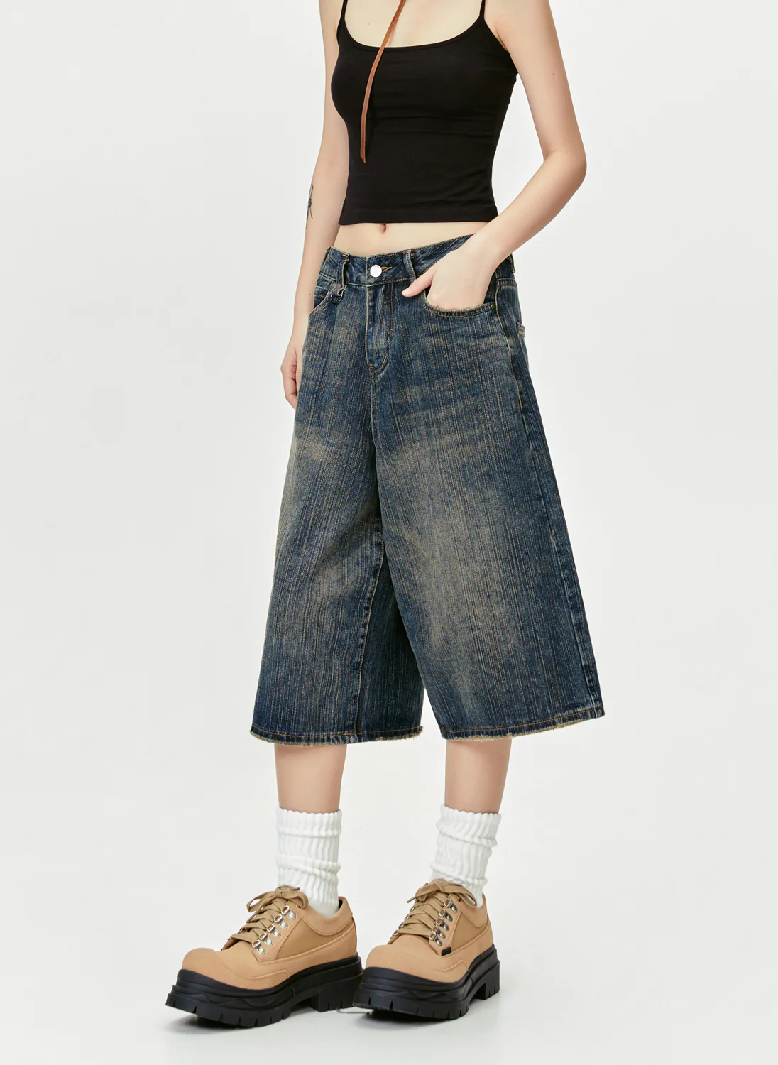 Bamboo Blinds V2 Capri Pants