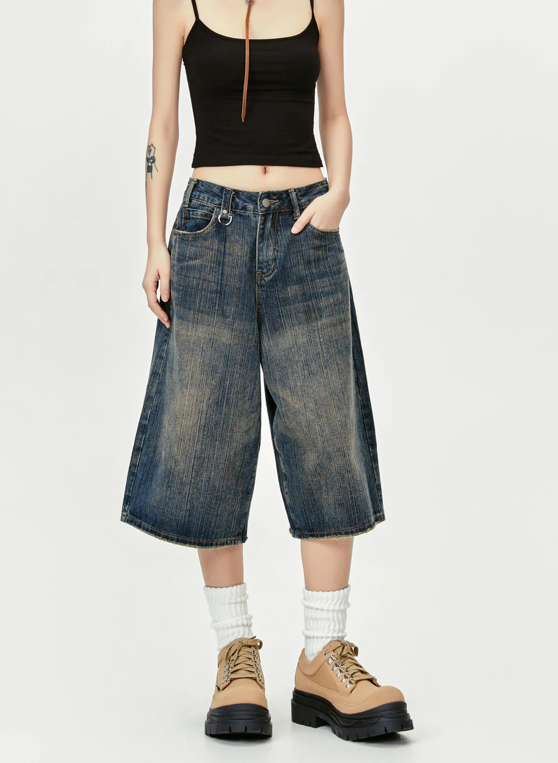 Bamboo Blinds V2 Capri Pants