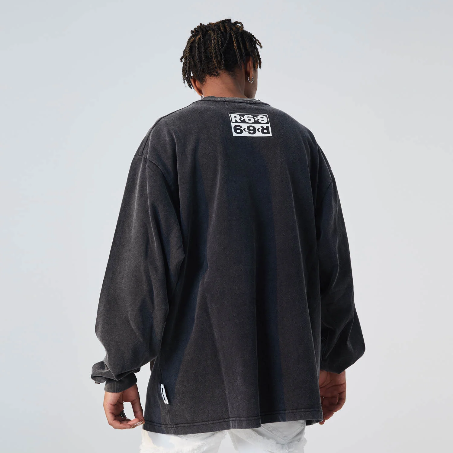 R69 Devour Realit Long-Sleeve