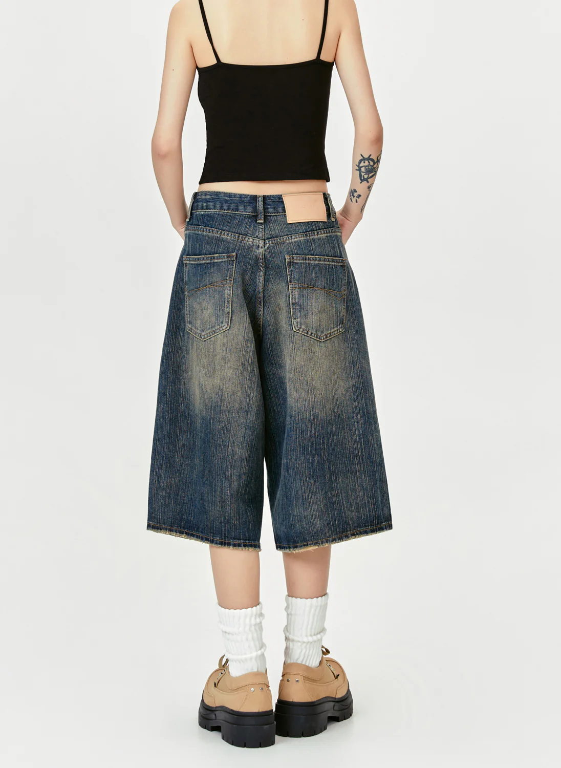 Bamboo Blinds V2 Capri Pants