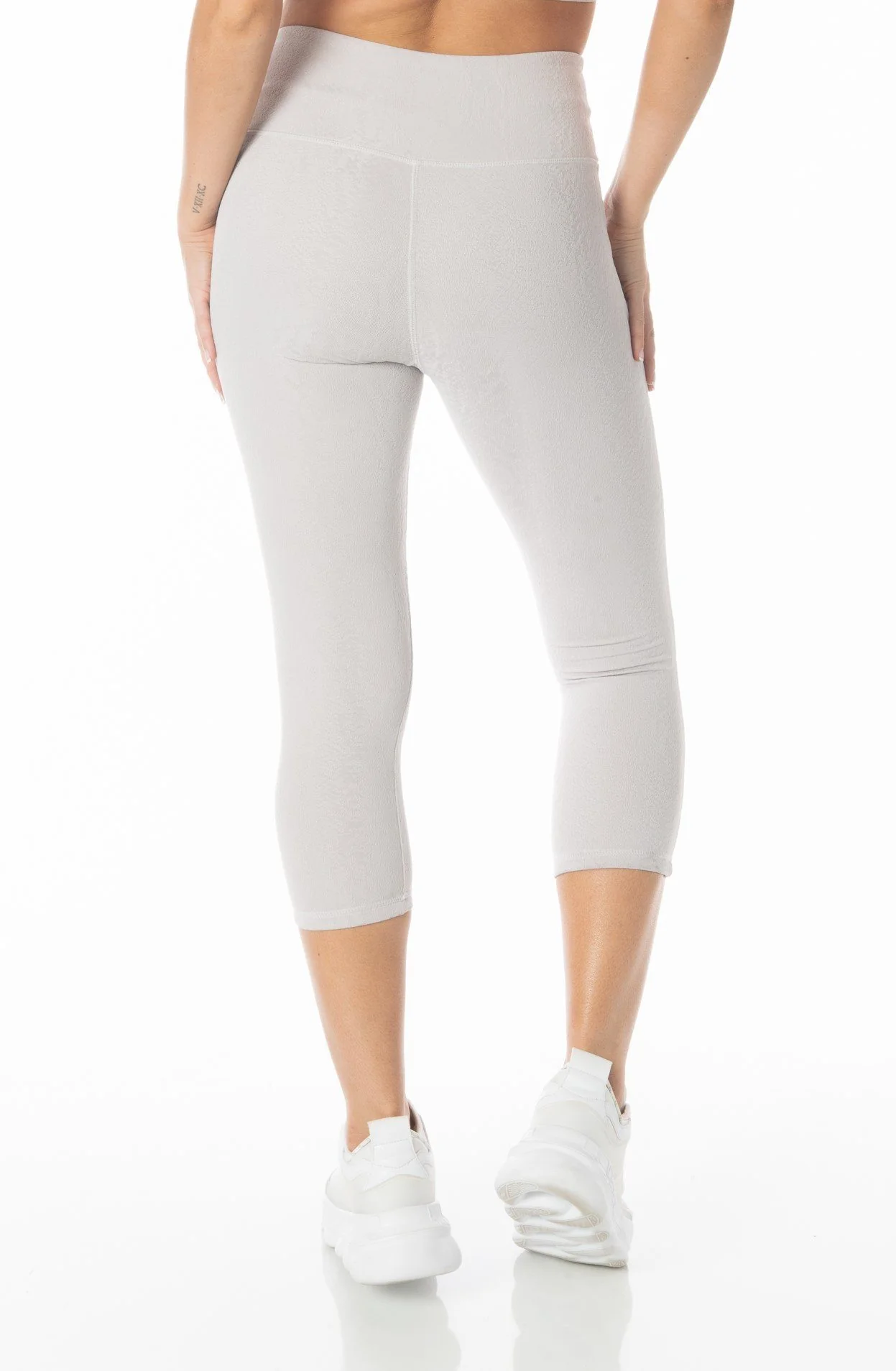 Grey Textured Snake Capri Leggings - Hypeach Active