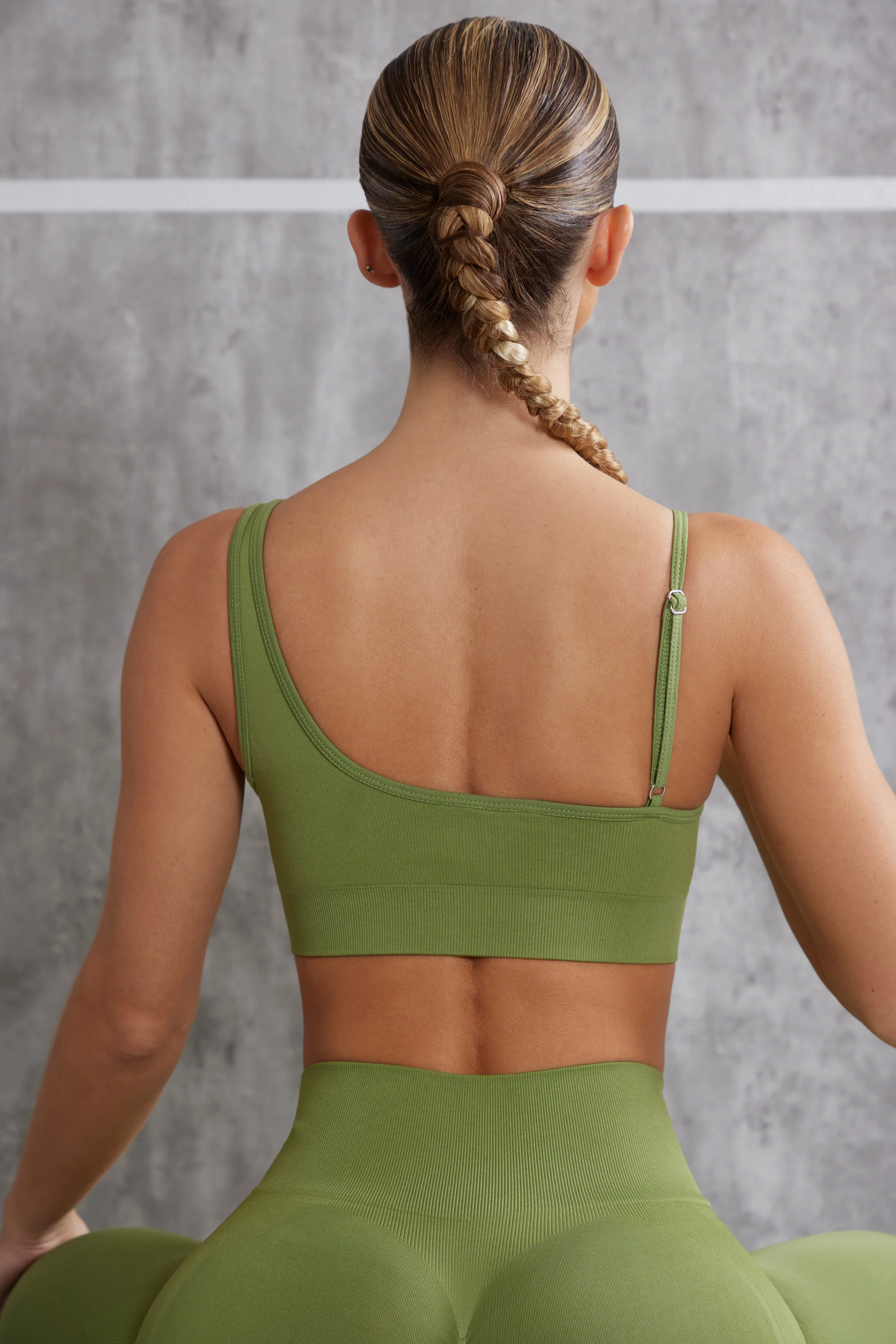 Stretch - Asymmetric Sports Bra in Olive