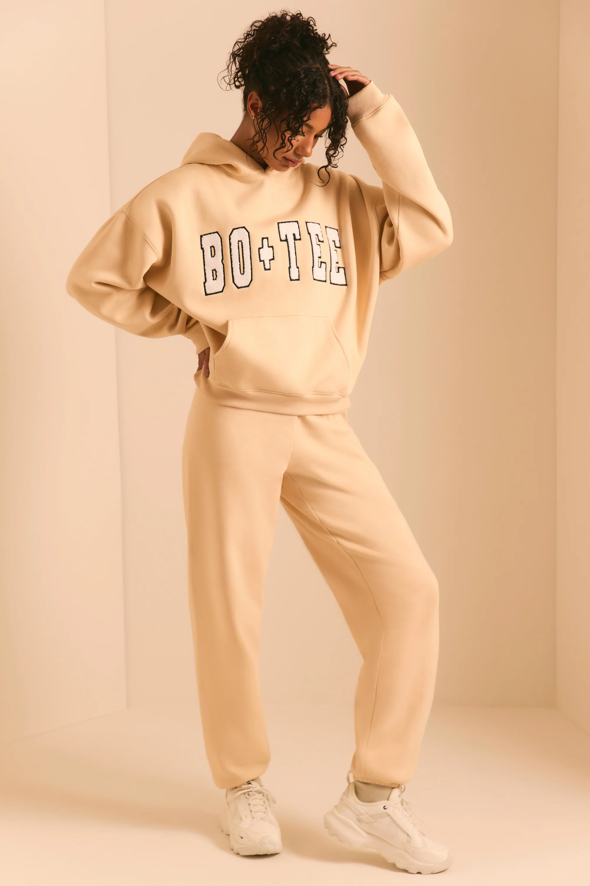 Pacific - Relaxed Fit Joggers in Sand