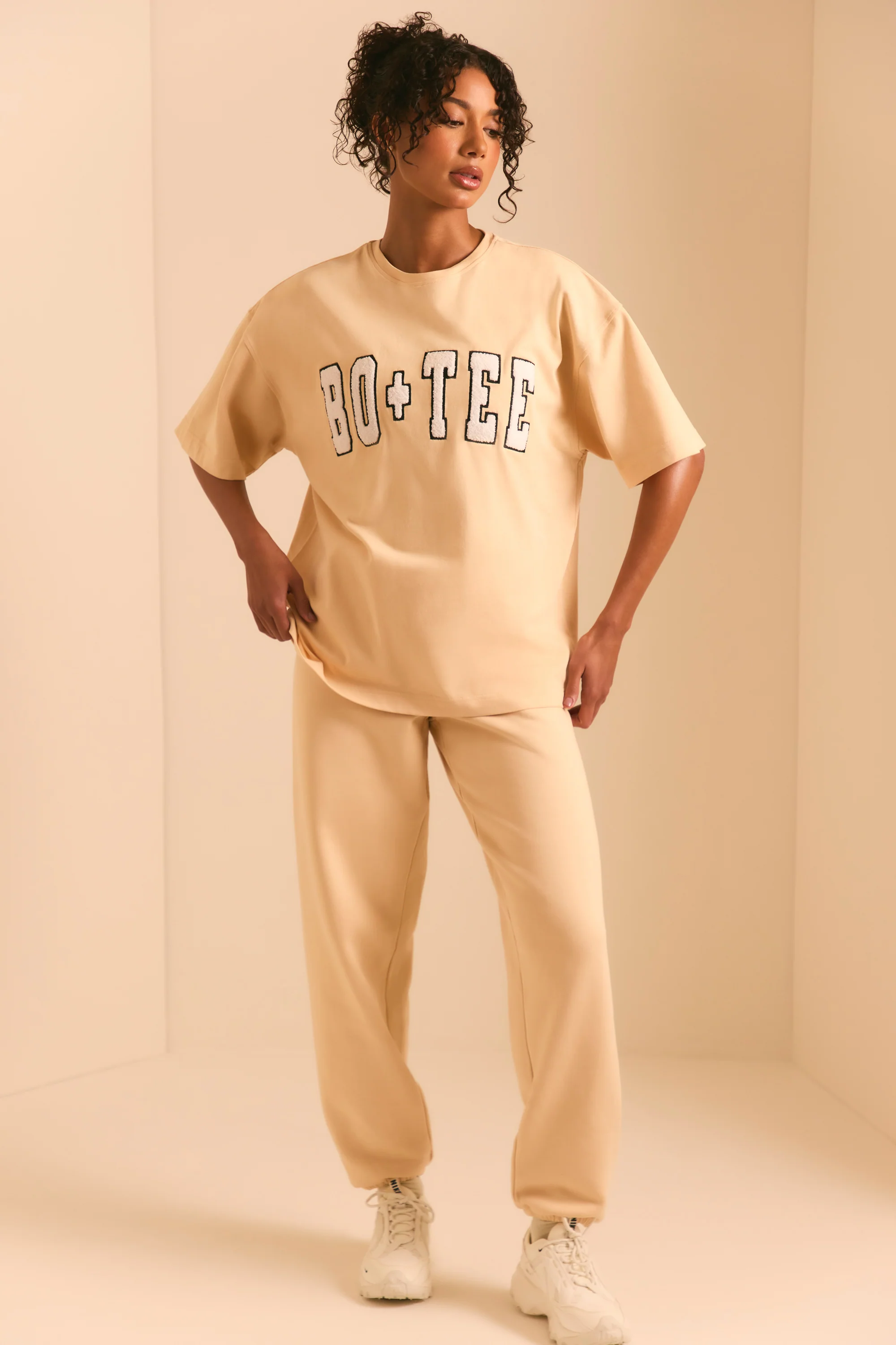 Pacific - Relaxed Fit Joggers in Sand