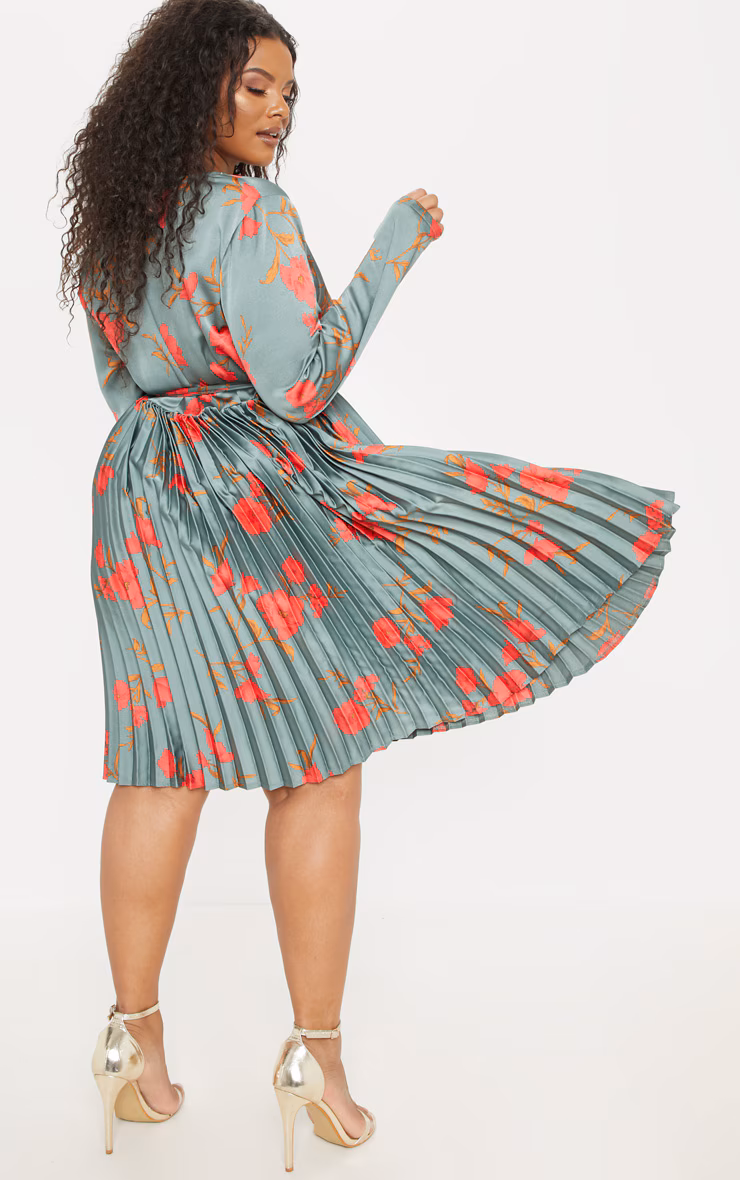 Plus Emerald Green Floral Print Long Sleeve Pleated Midi Dress