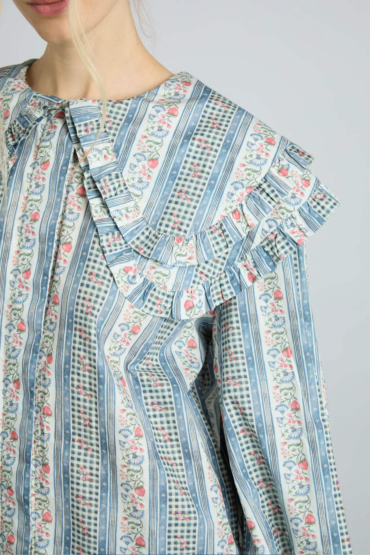 lois blouse - wallpaper floral