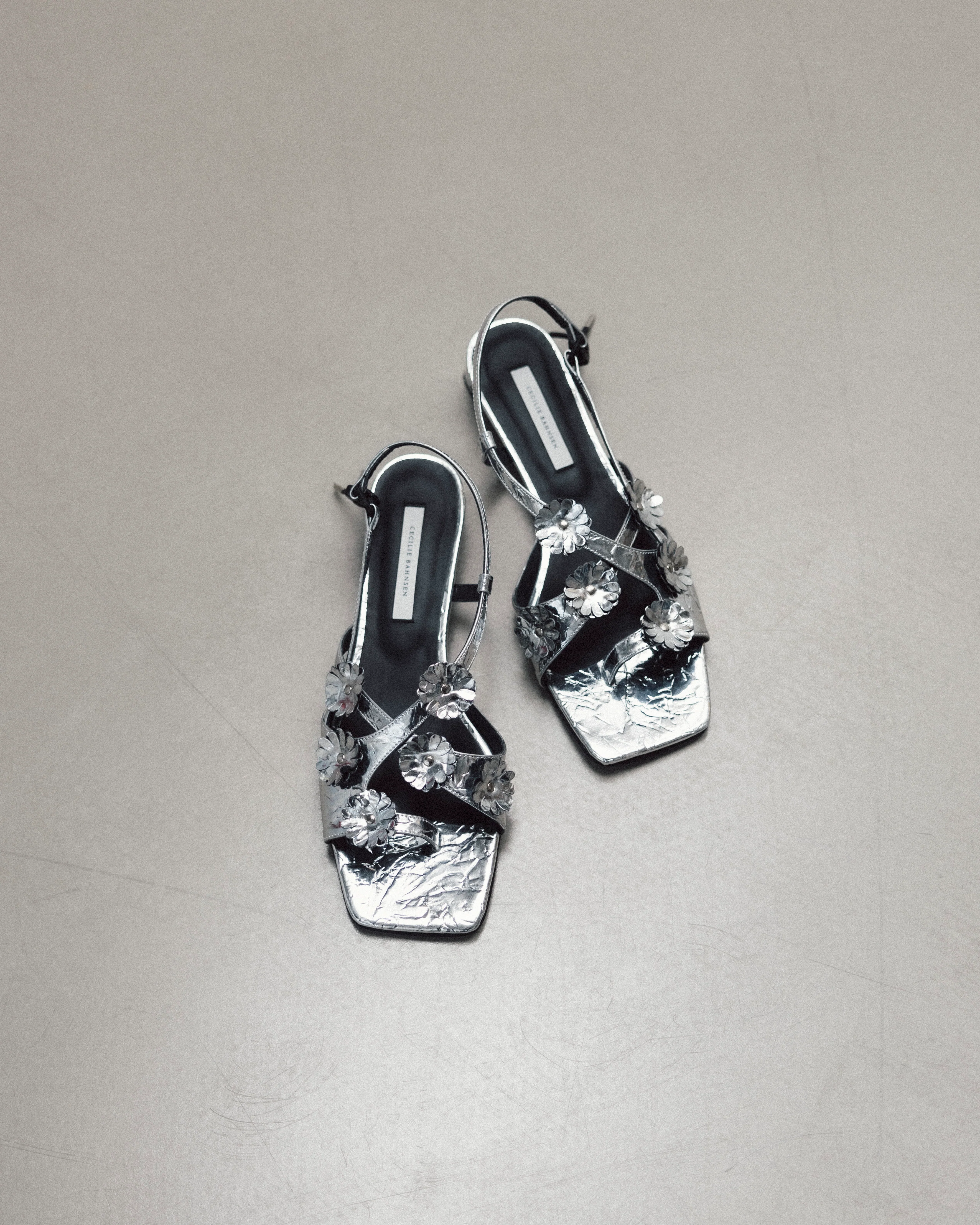 ARNA | SANDAL CRINKLED MIRROR