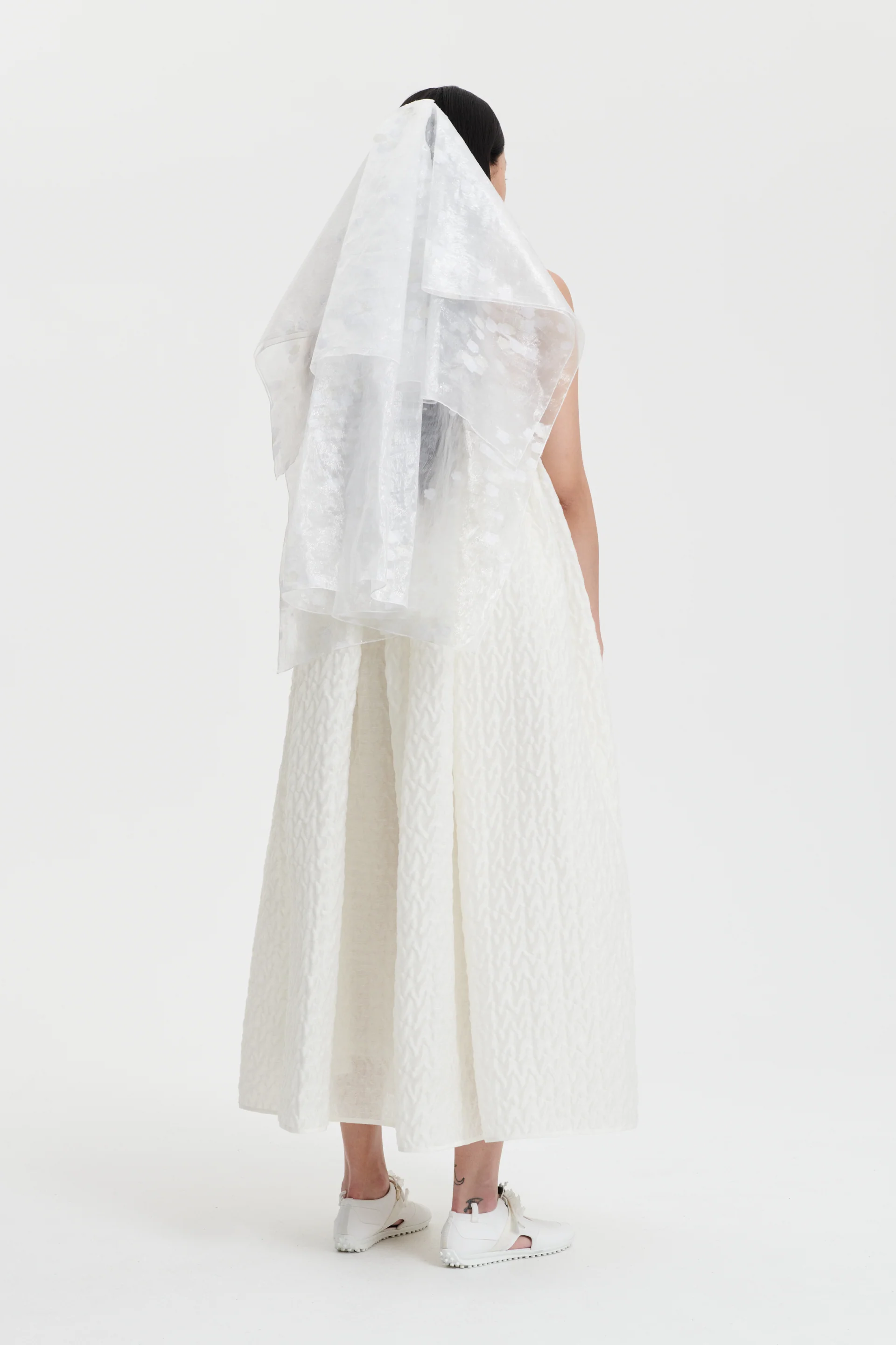 BETH | DRESS LINEN PLISS… WHITE BRIDAL