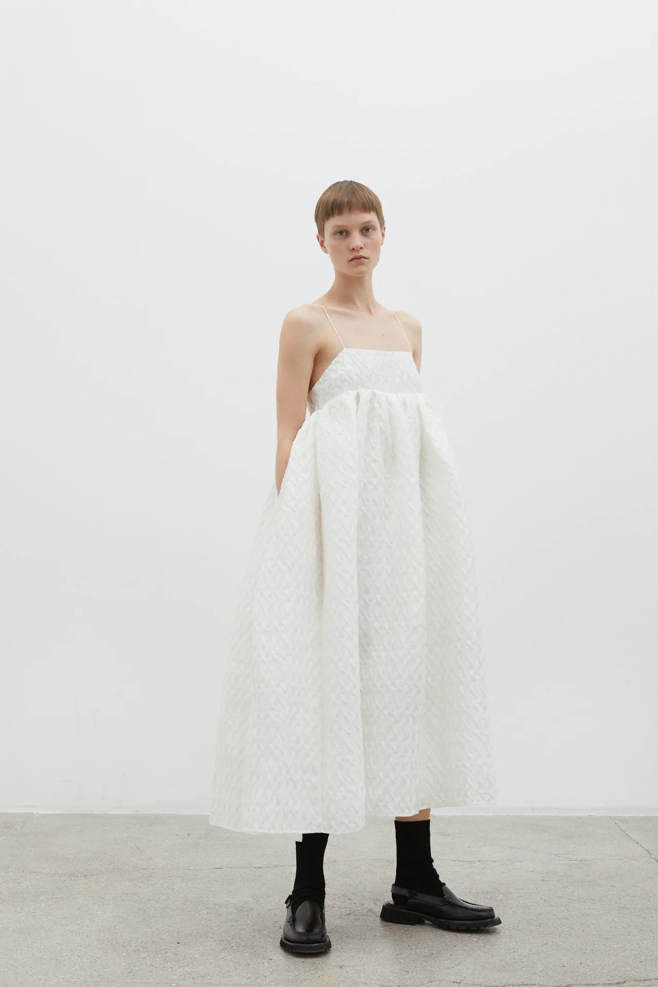 BETH | DRESS LINEN PLISS… WHITE