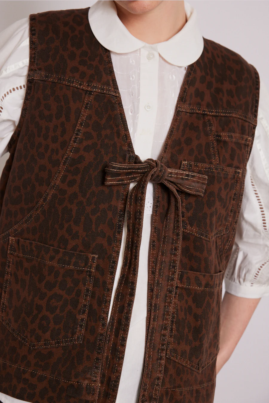 dilly denim gilet - dark leopard