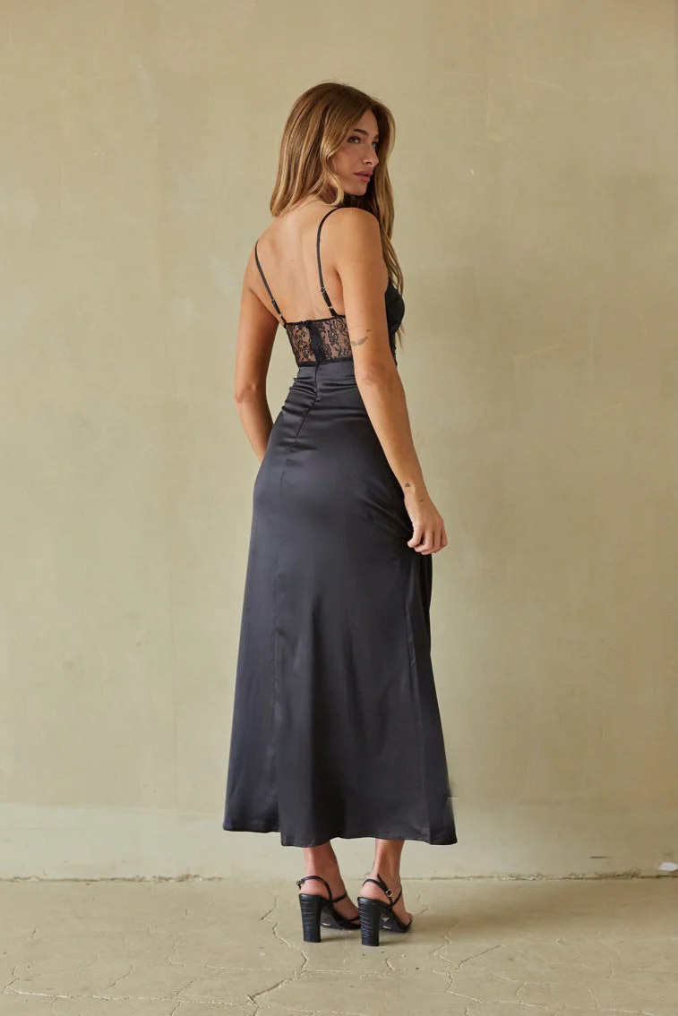 Selma Twist Lace Maxi Dress