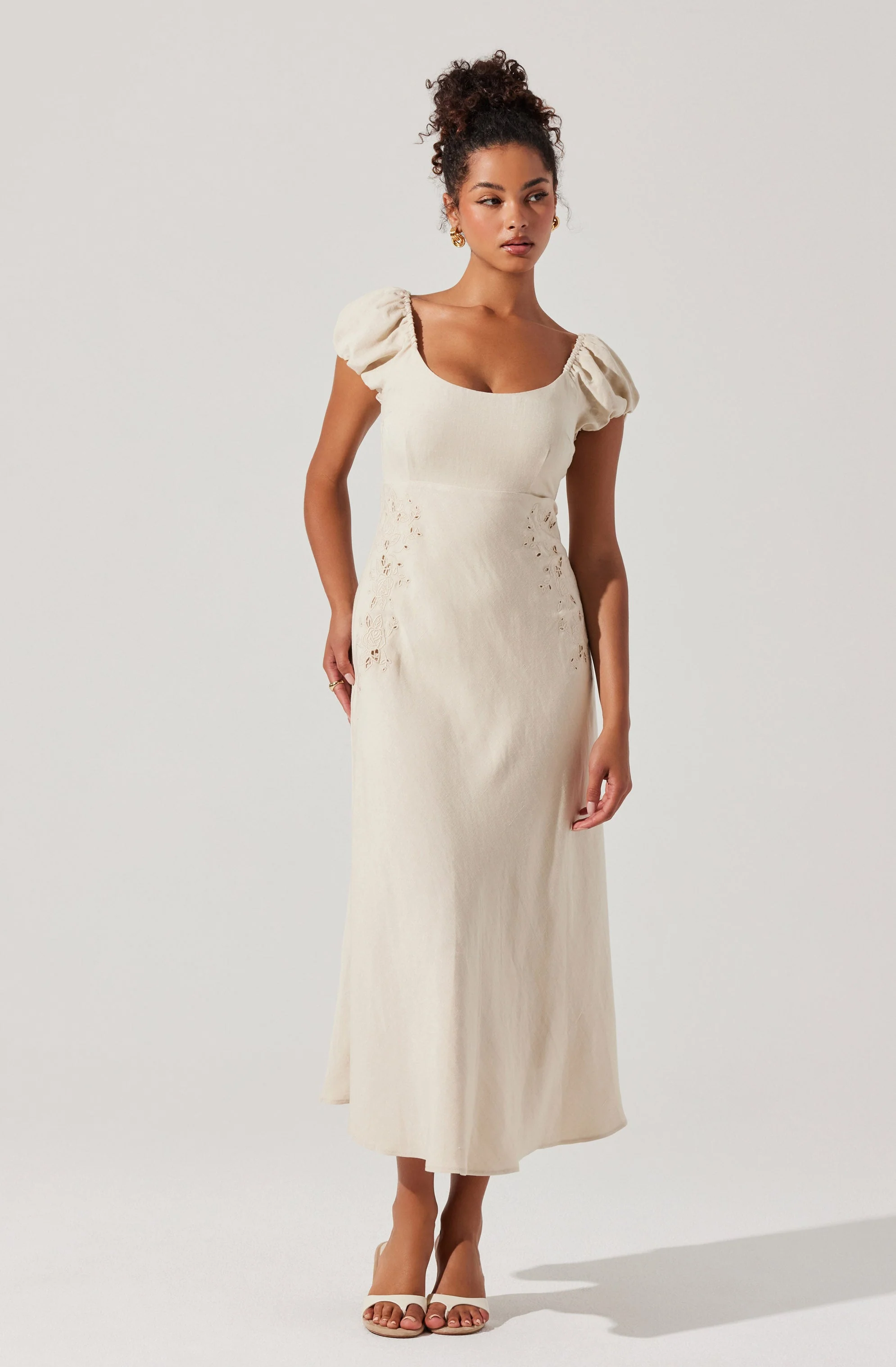 Leocadia Embroidered Puff Sleeve Dress