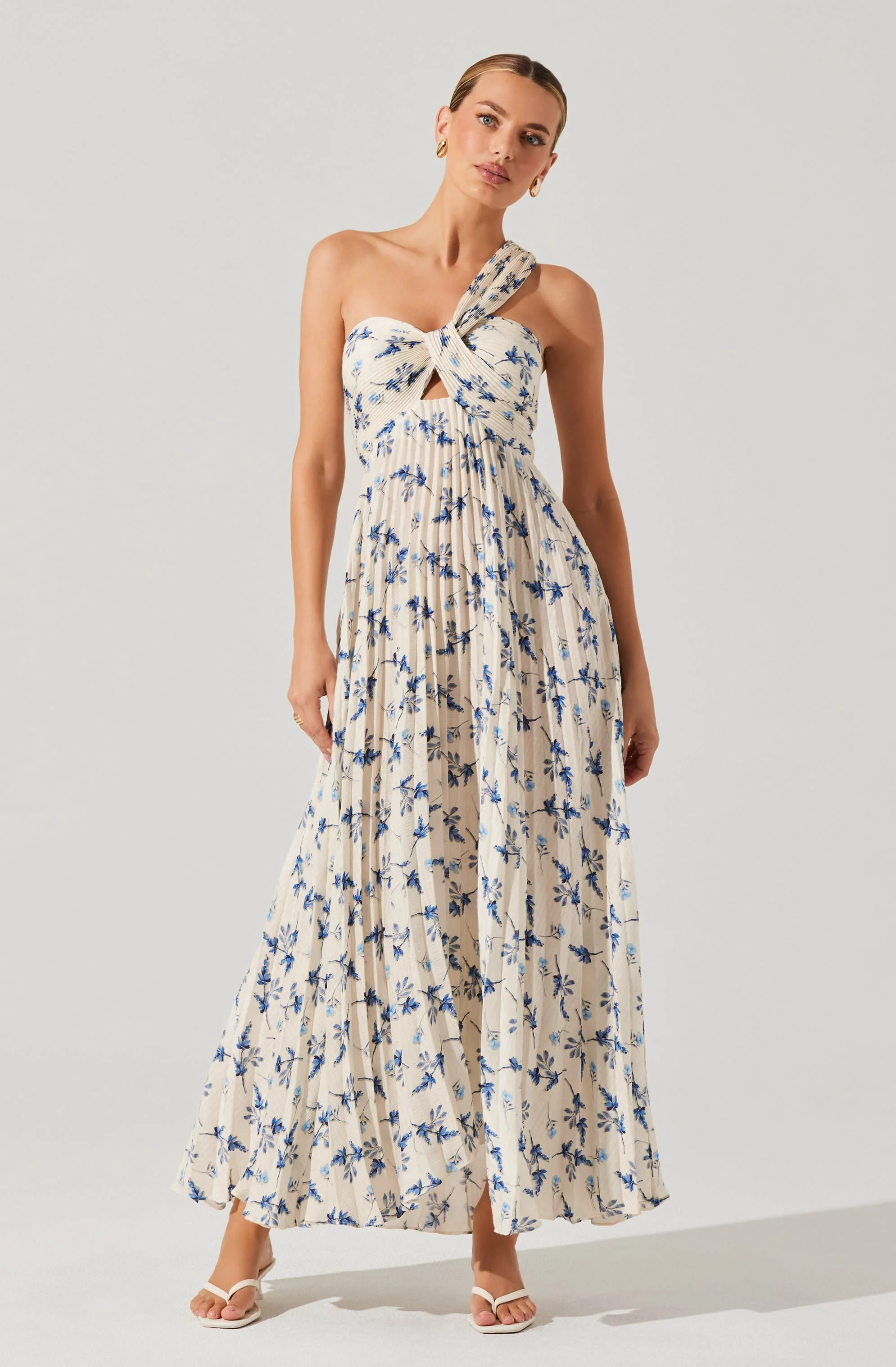 Rasya Pleated Floral Maxi Dress