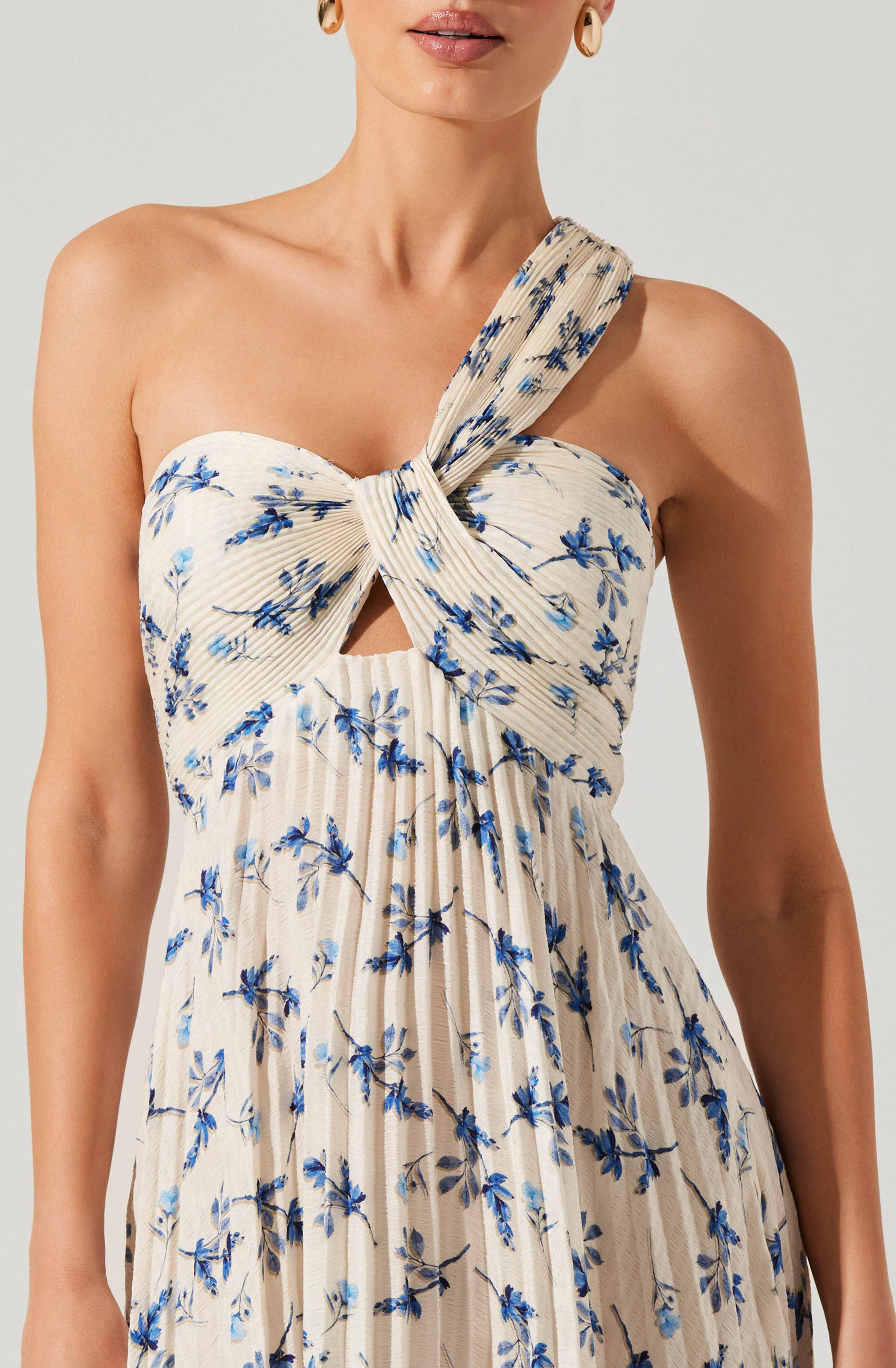 Rasya Pleated Floral Maxi Dress