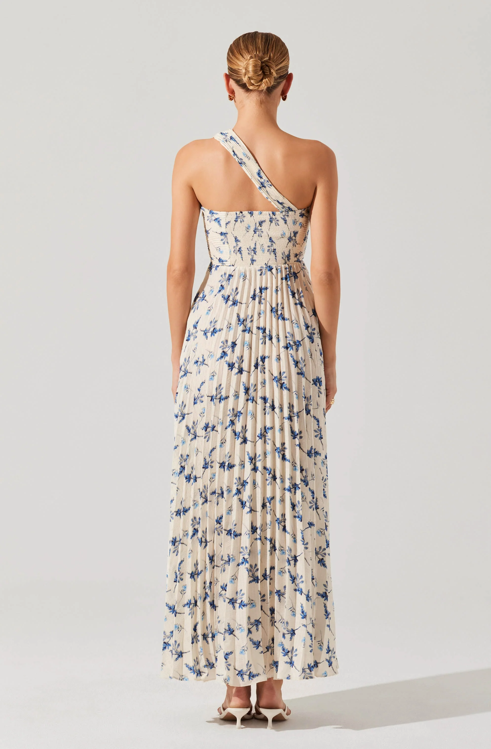 Rasya Pleated Floral Maxi Dress