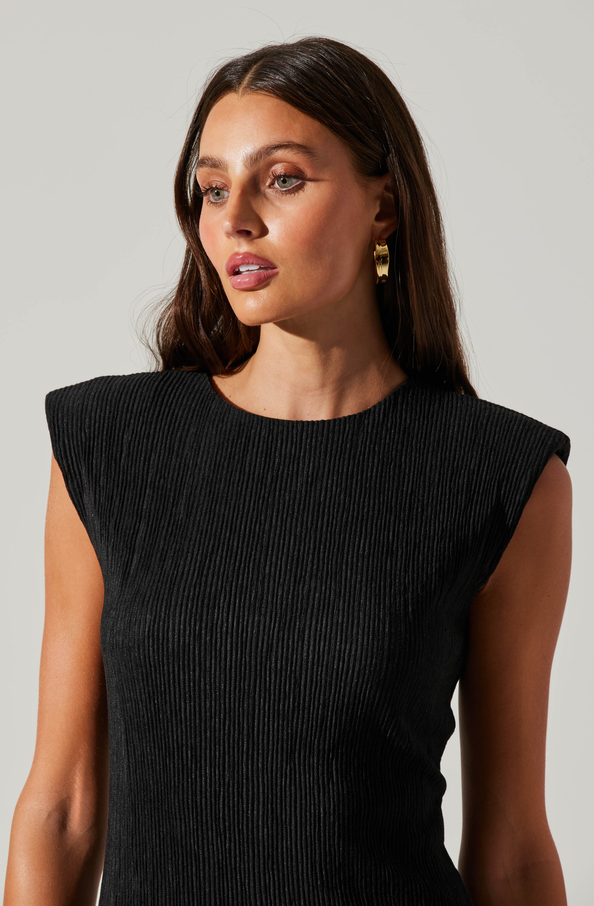 Plisse Straight Neck Midi Dress