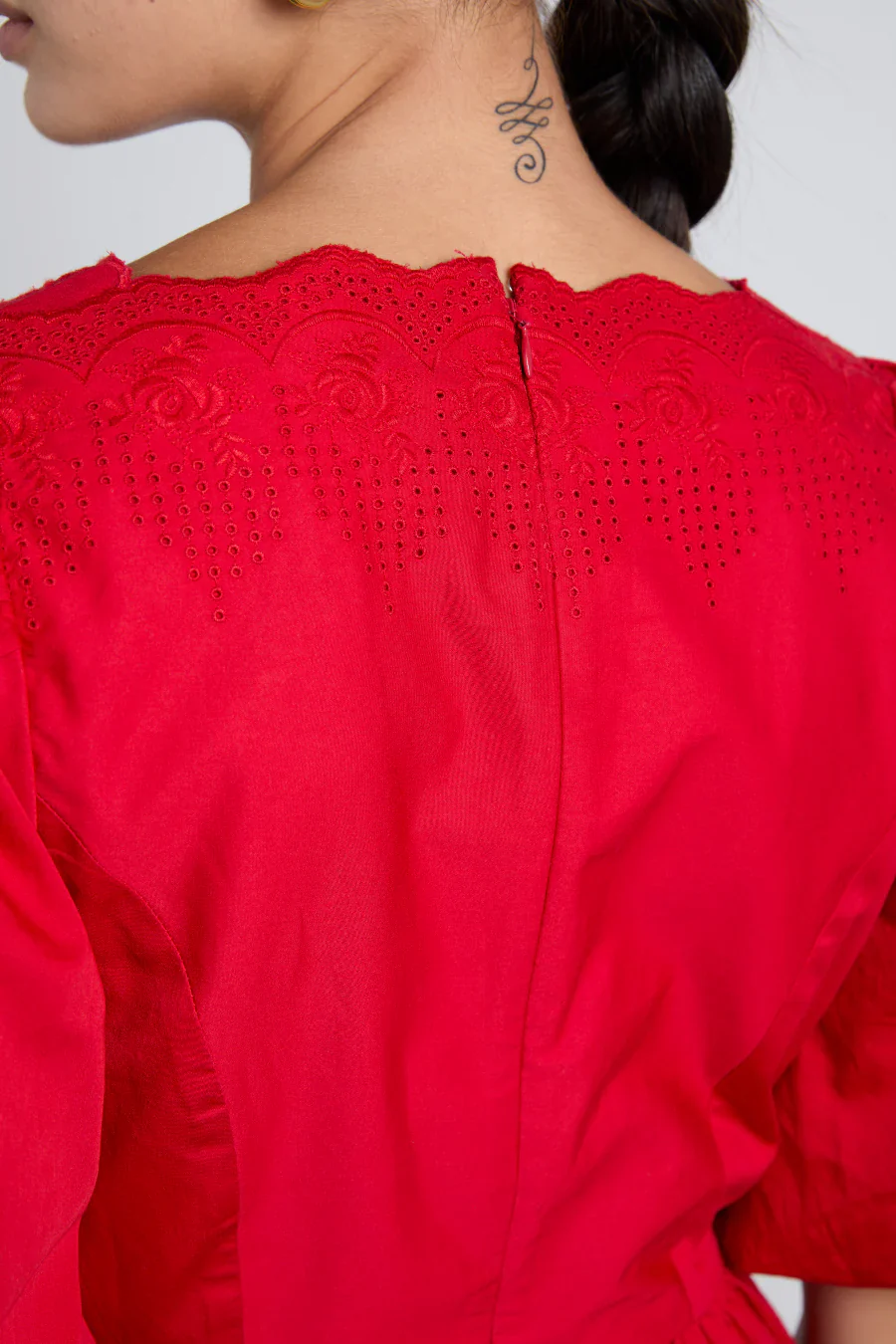 aria bow embroidered midi dress - red